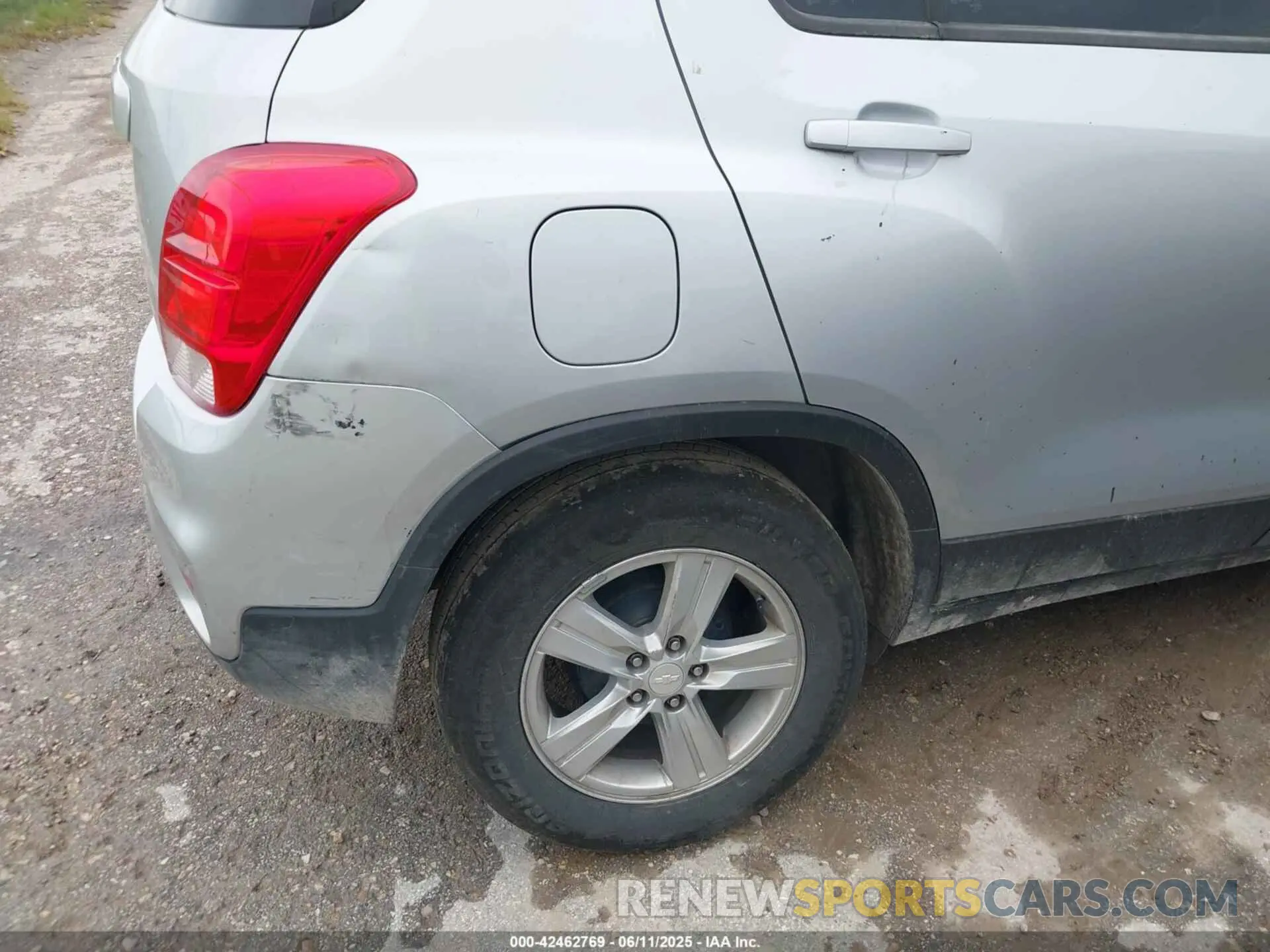 6 Photograph of a damaged car 3GNCJKSBXLL202265 CHEVROLET TRAX 2020