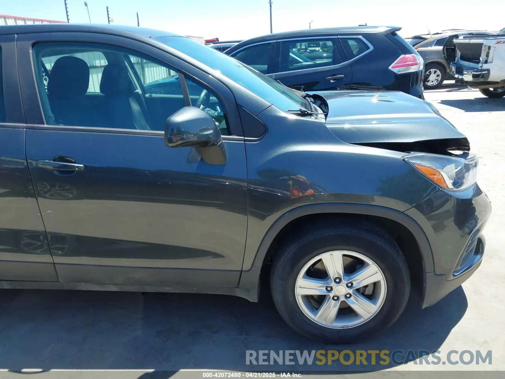 18 Photograph of a damaged car 3GNCJKSBXLL222340 CHEVROLET TRAX 2020