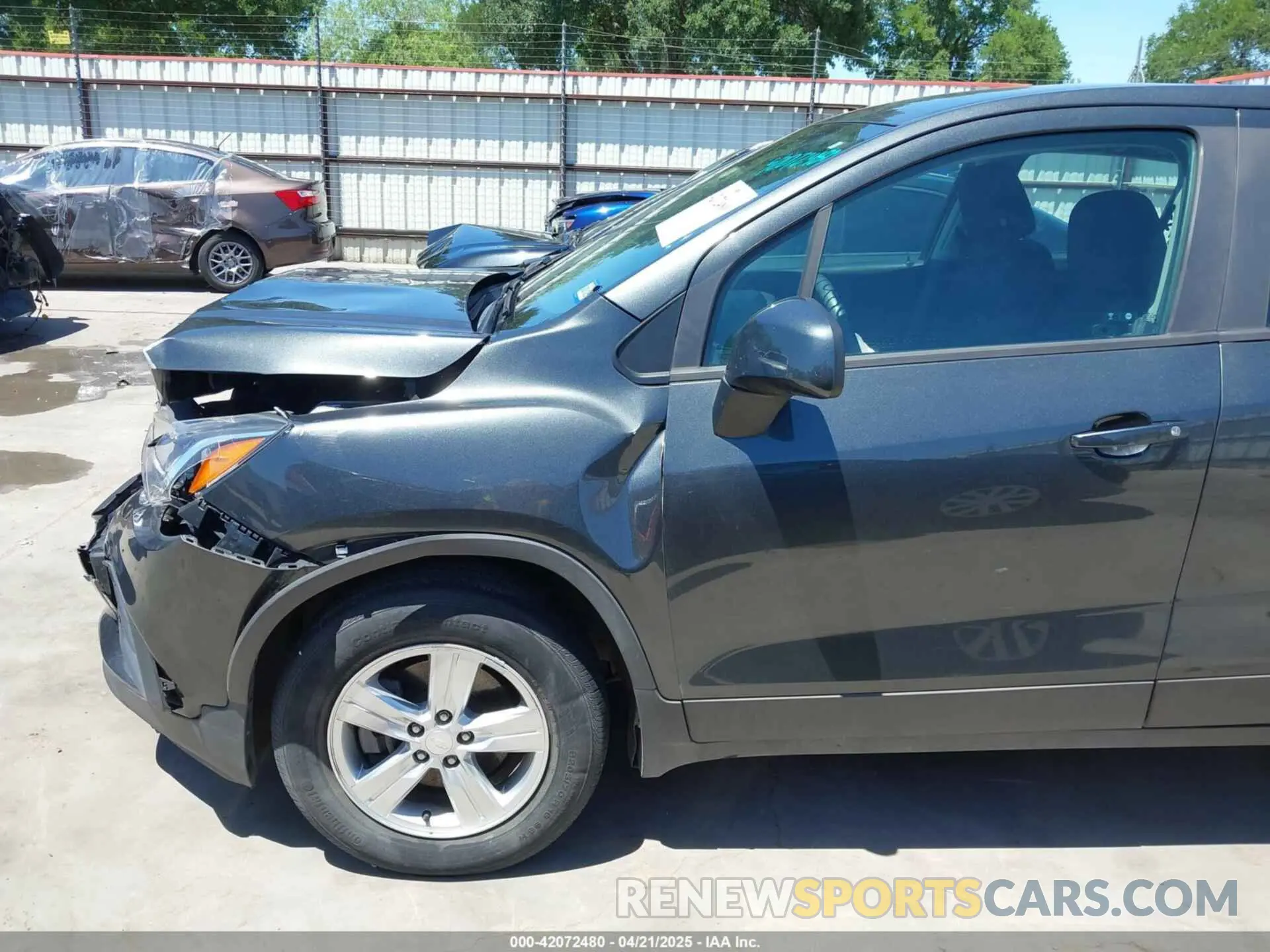 19 Photograph of a damaged car 3GNCJKSBXLL222340 CHEVROLET TRAX 2020