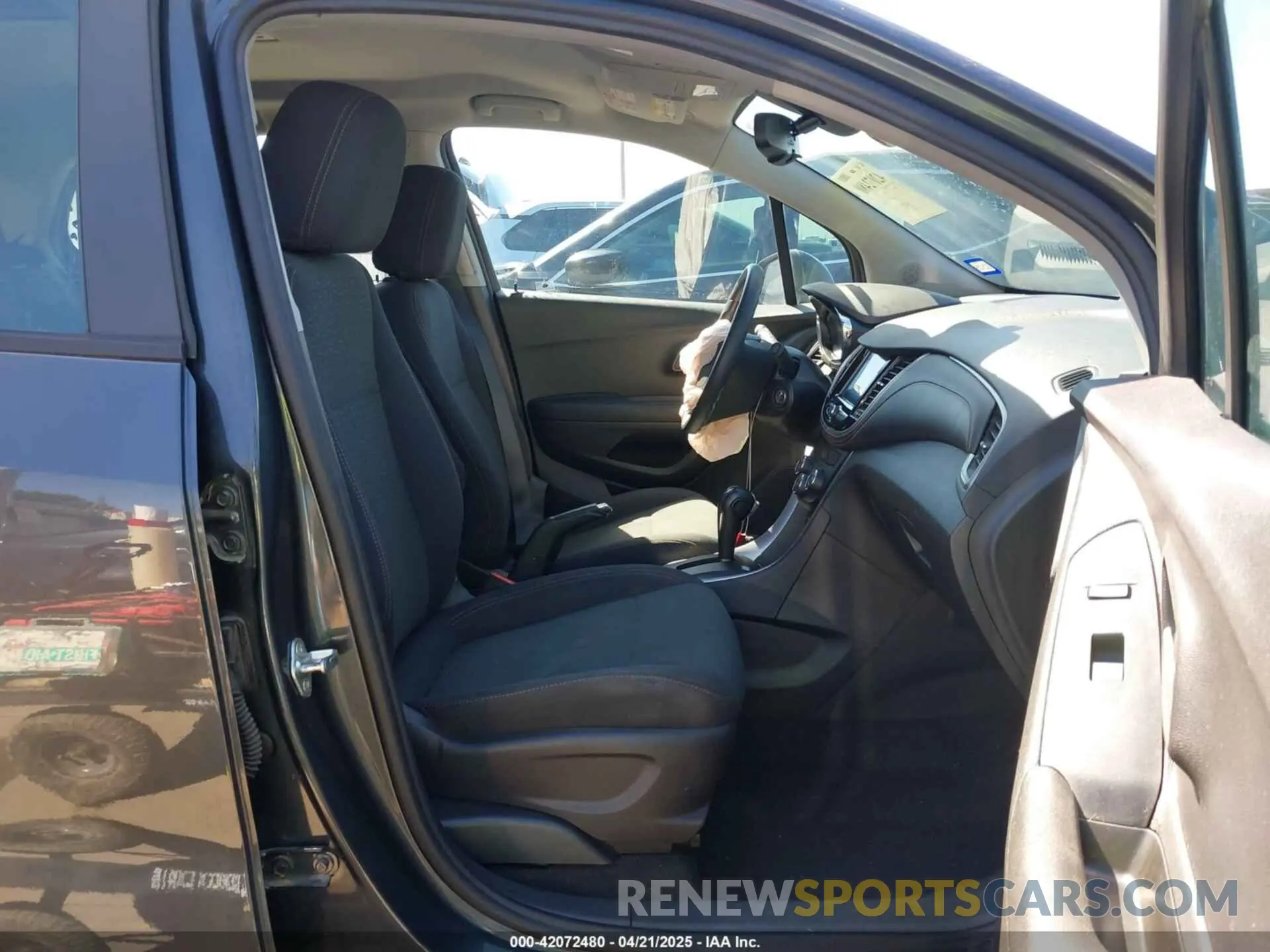 5 Photograph of a damaged car 3GNCJKSBXLL222340 CHEVROLET TRAX 2020