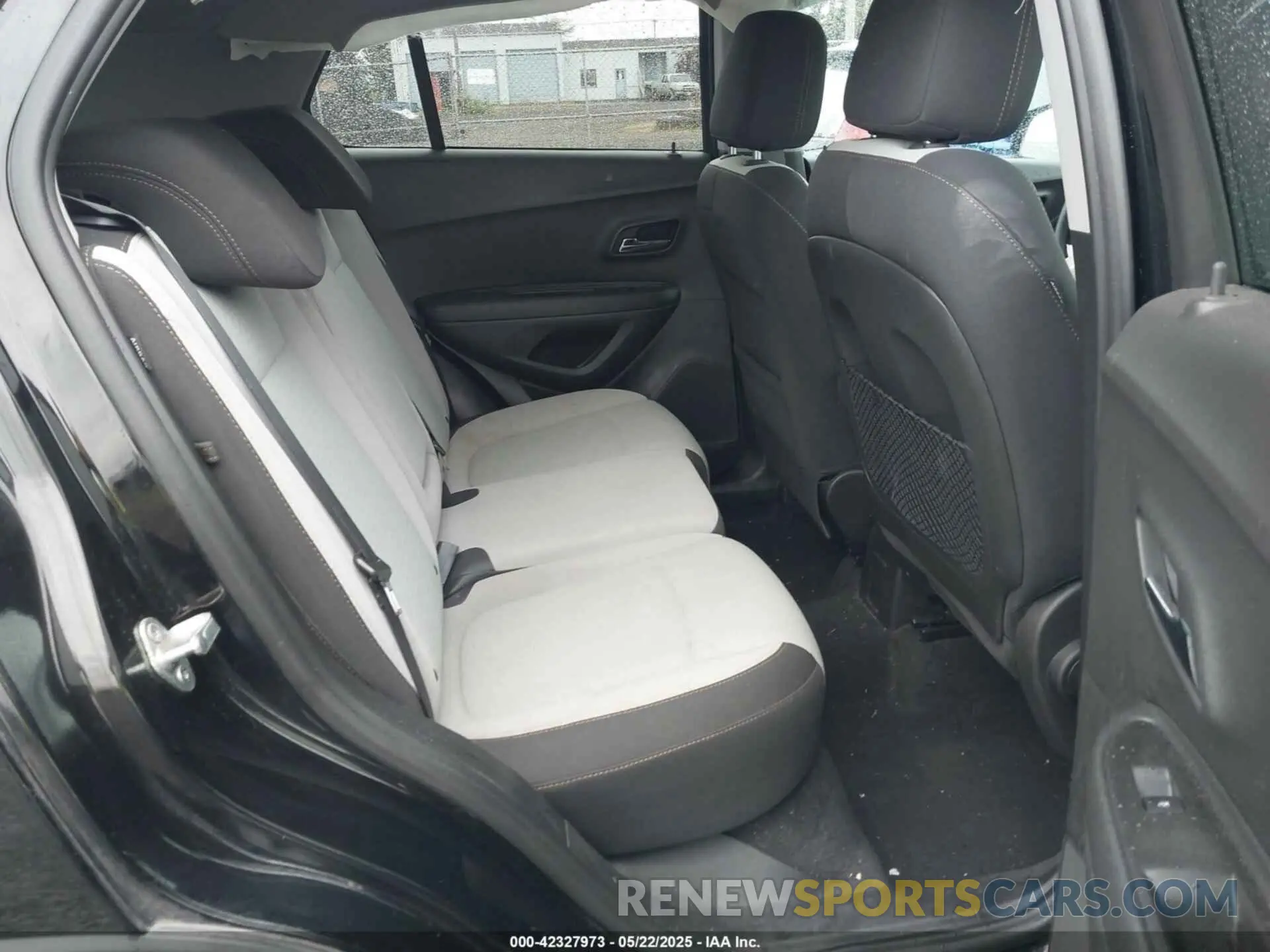 8 Photograph of a damaged car 3GNCJKSBXLL227702 CHEVROLET TRAX 2020