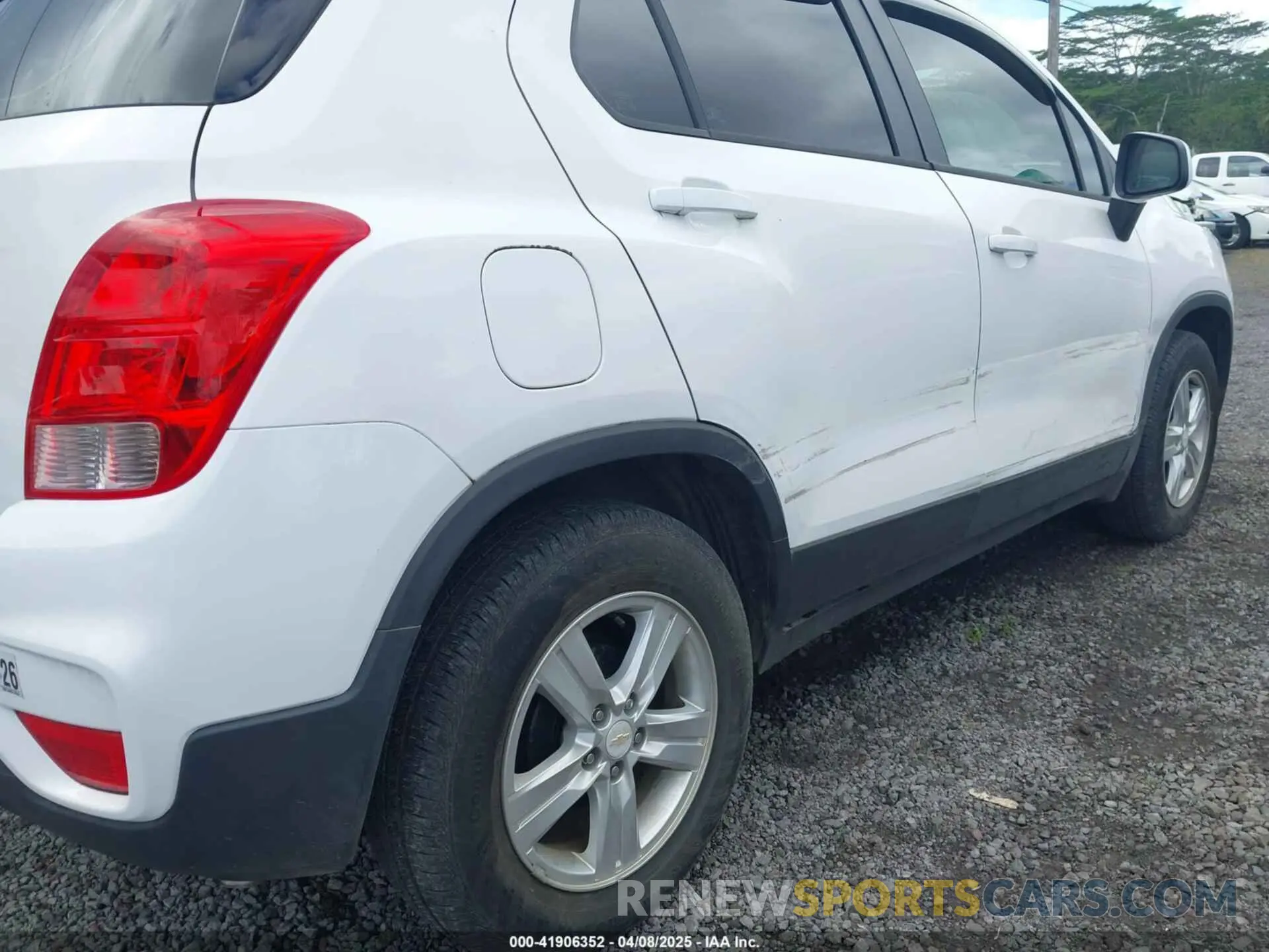 17 Photograph of a damaged car 3GNCJKSBXLL228414 CHEVROLET TRAX 2020