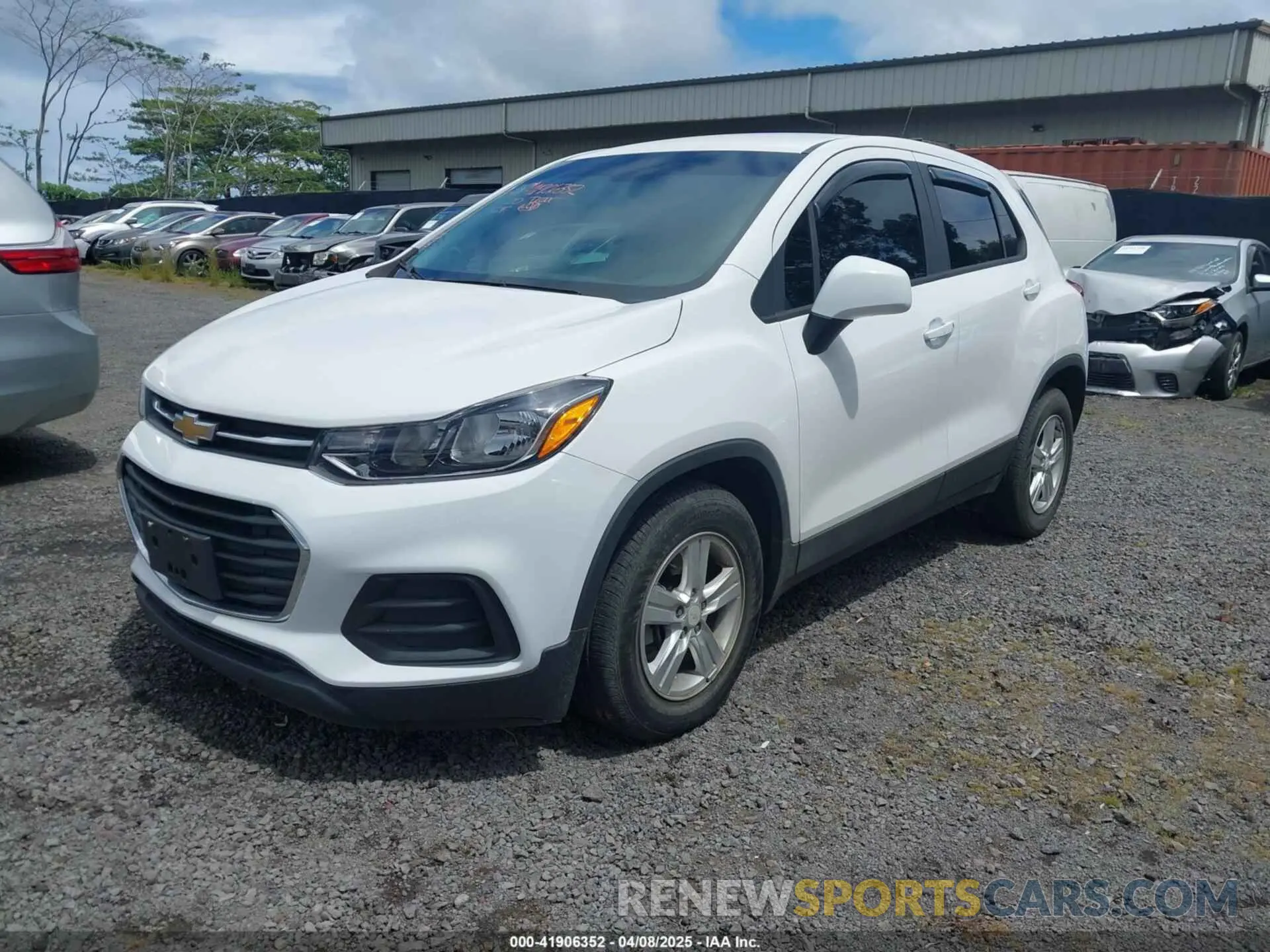 2 Photograph of a damaged car 3GNCJKSBXLL228414 CHEVROLET TRAX 2020