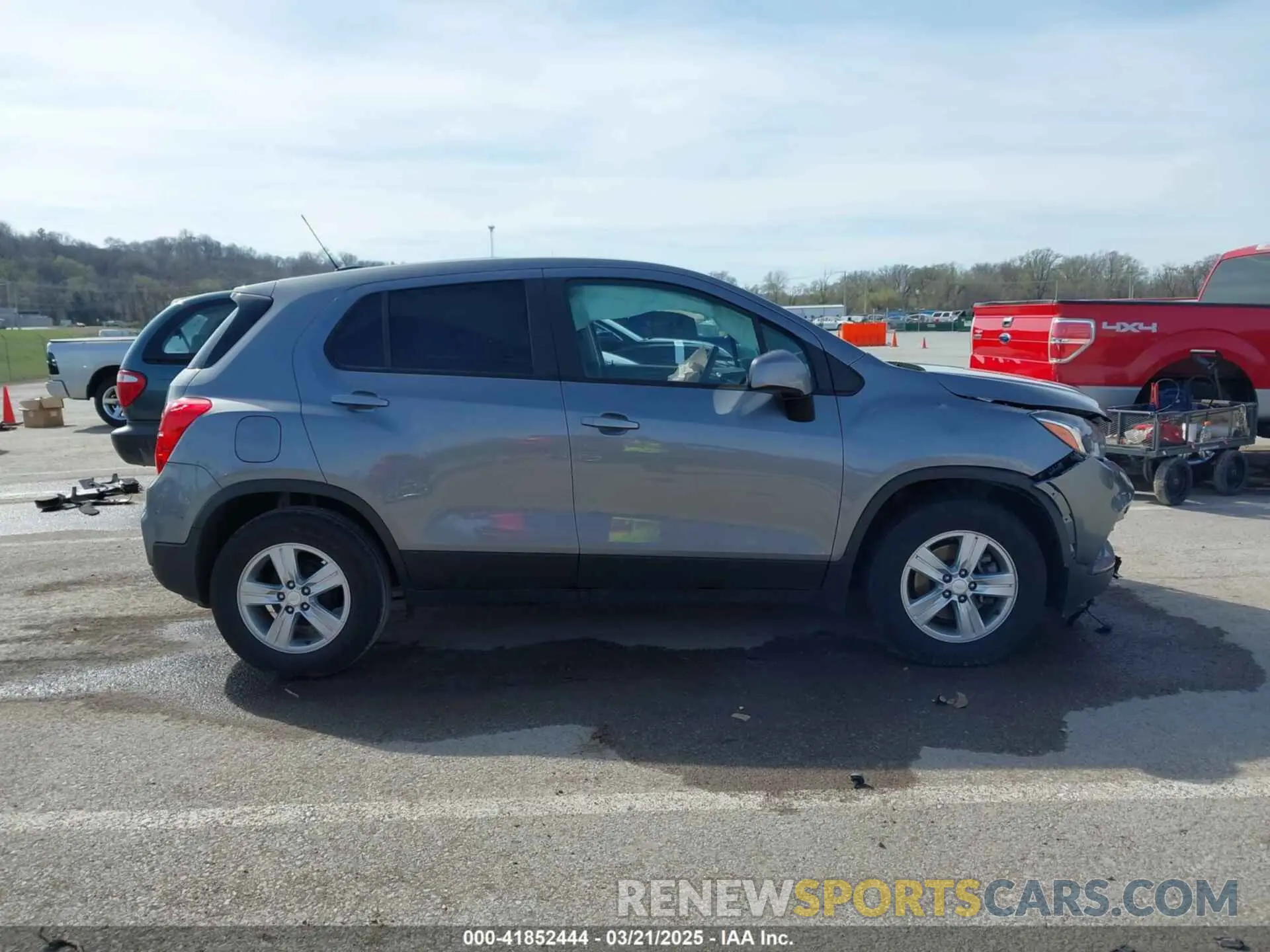14 Photograph of a damaged car 3GNCJKSBXLL230292 CHEVROLET TRAX 2020