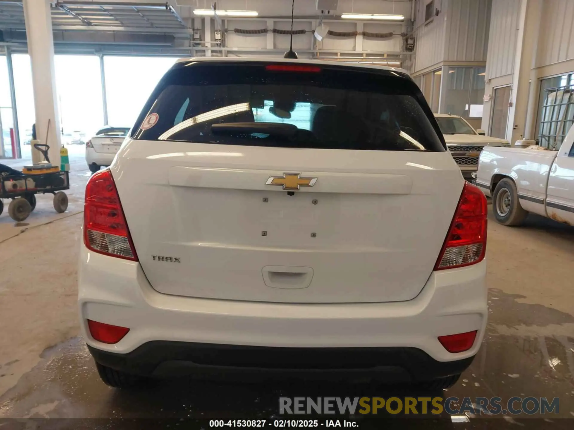 17 Photograph of a damaged car 3GNCJKSBXLL284451 CHEVROLET TRAX 2020
