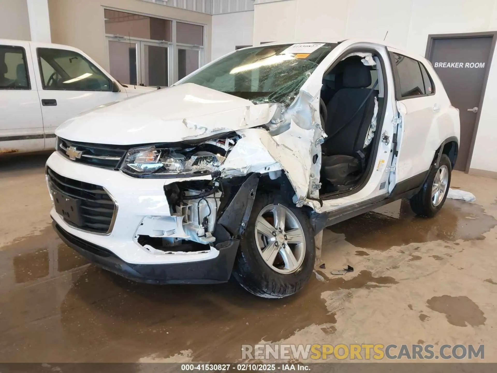 2 Photograph of a damaged car 3GNCJKSBXLL284451 CHEVROLET TRAX 2020