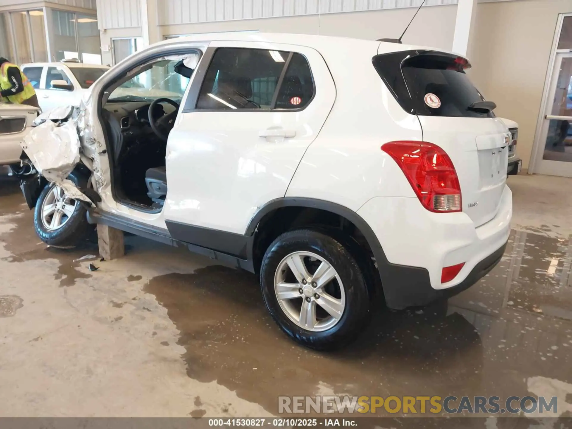 3 Photograph of a damaged car 3GNCJKSBXLL284451 CHEVROLET TRAX 2020