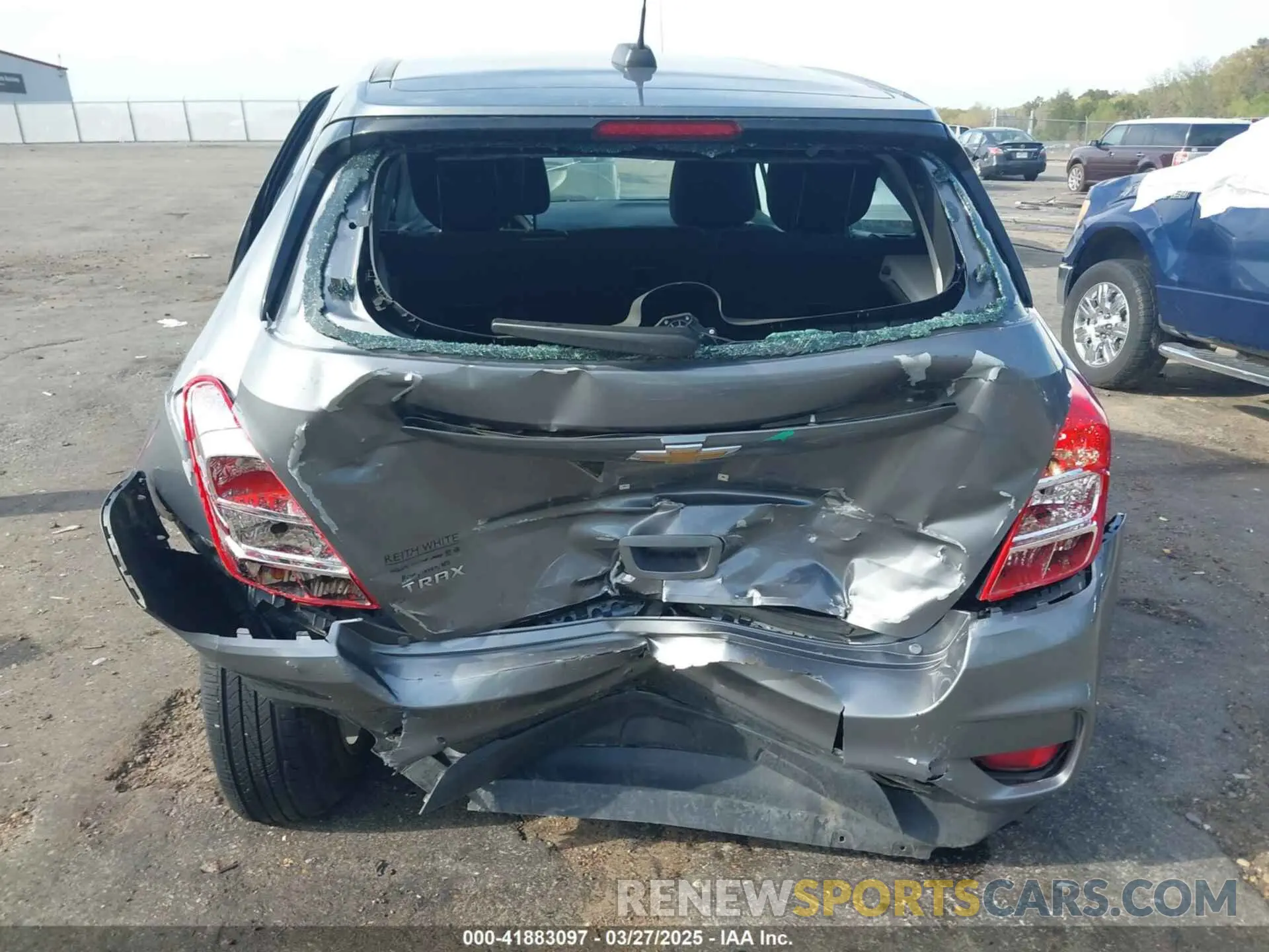 4 Photograph of a damaged car 3GNCJKSBXLL330988 CHEVROLET TRAX 2020