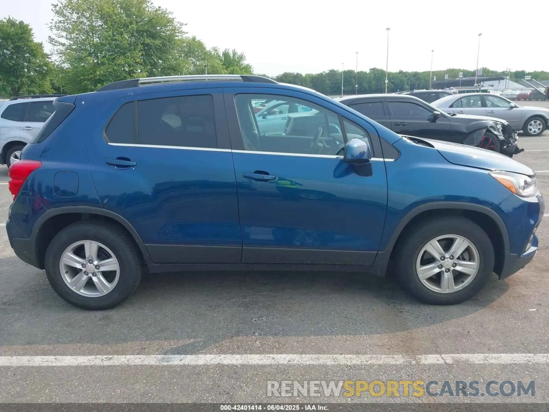 13 Photograph of a damaged car 3GNCJLSB0LL132779 CHEVROLET TRAX 2020