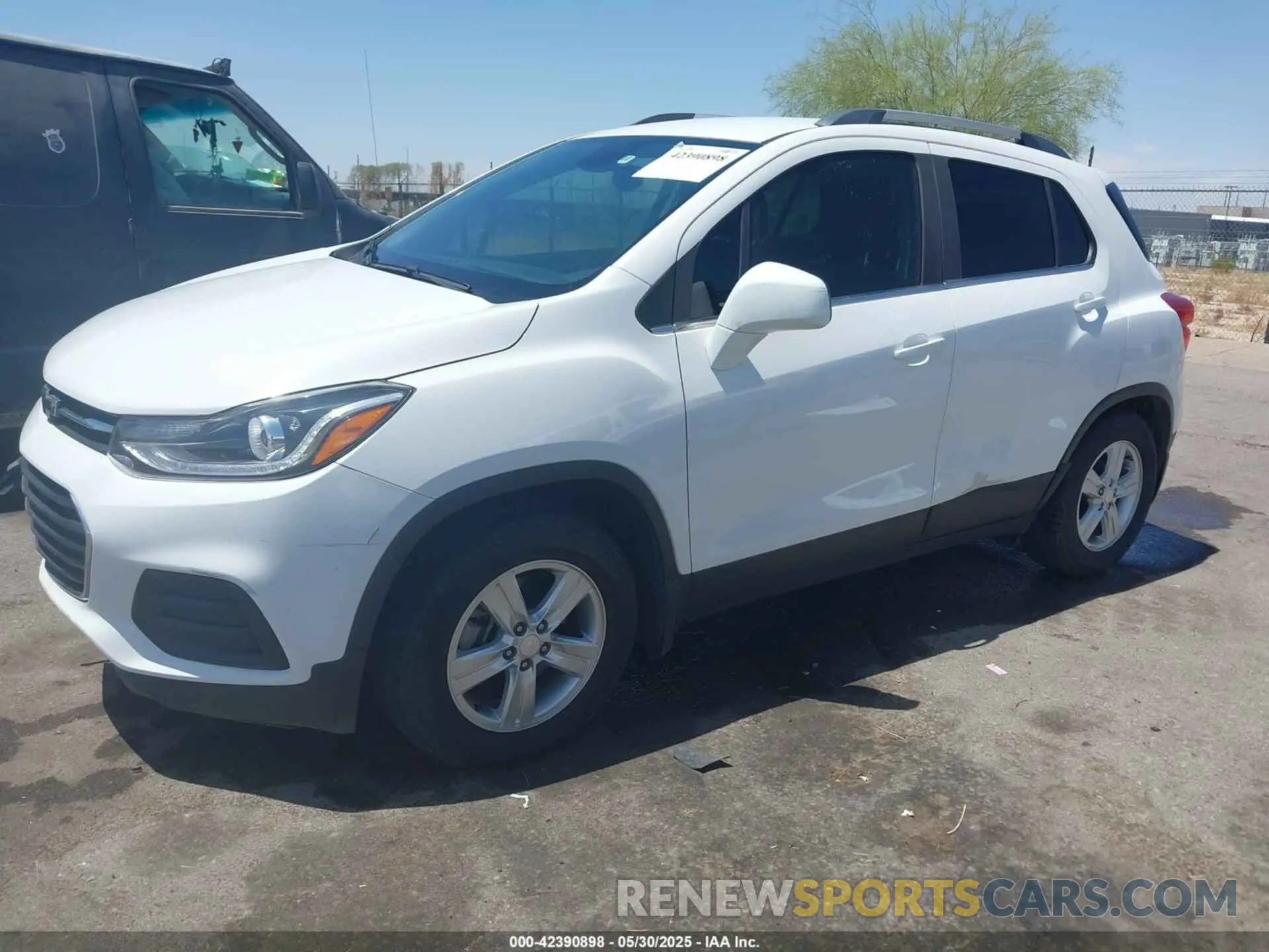 2 Photograph of a damaged car 3GNCJLSB0LL215581 CHEVROLET TRAX 2020