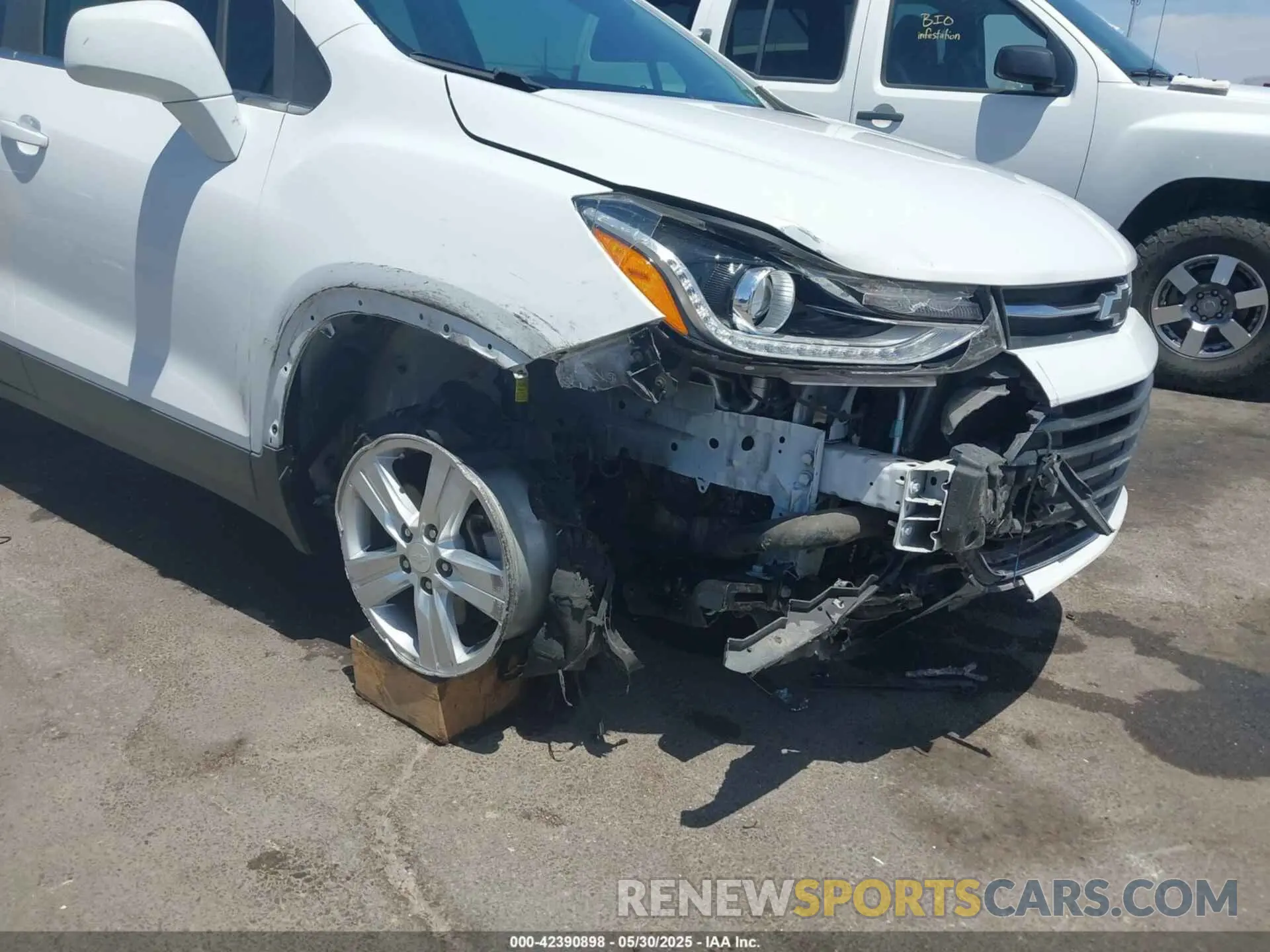 6 Photograph of a damaged car 3GNCJLSB0LL215581 CHEVROLET TRAX 2020