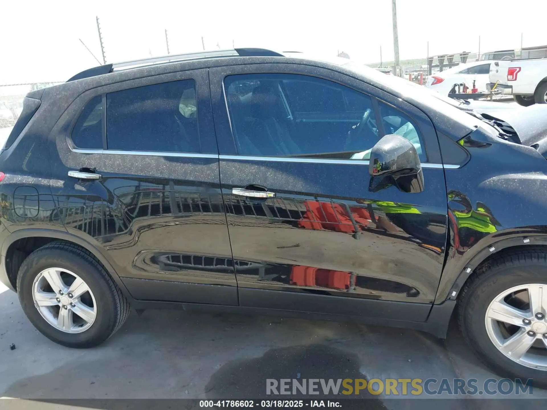 13 Photograph of a damaged car 3GNCJLSB0LL316958 CHEVROLET TRAX 2020