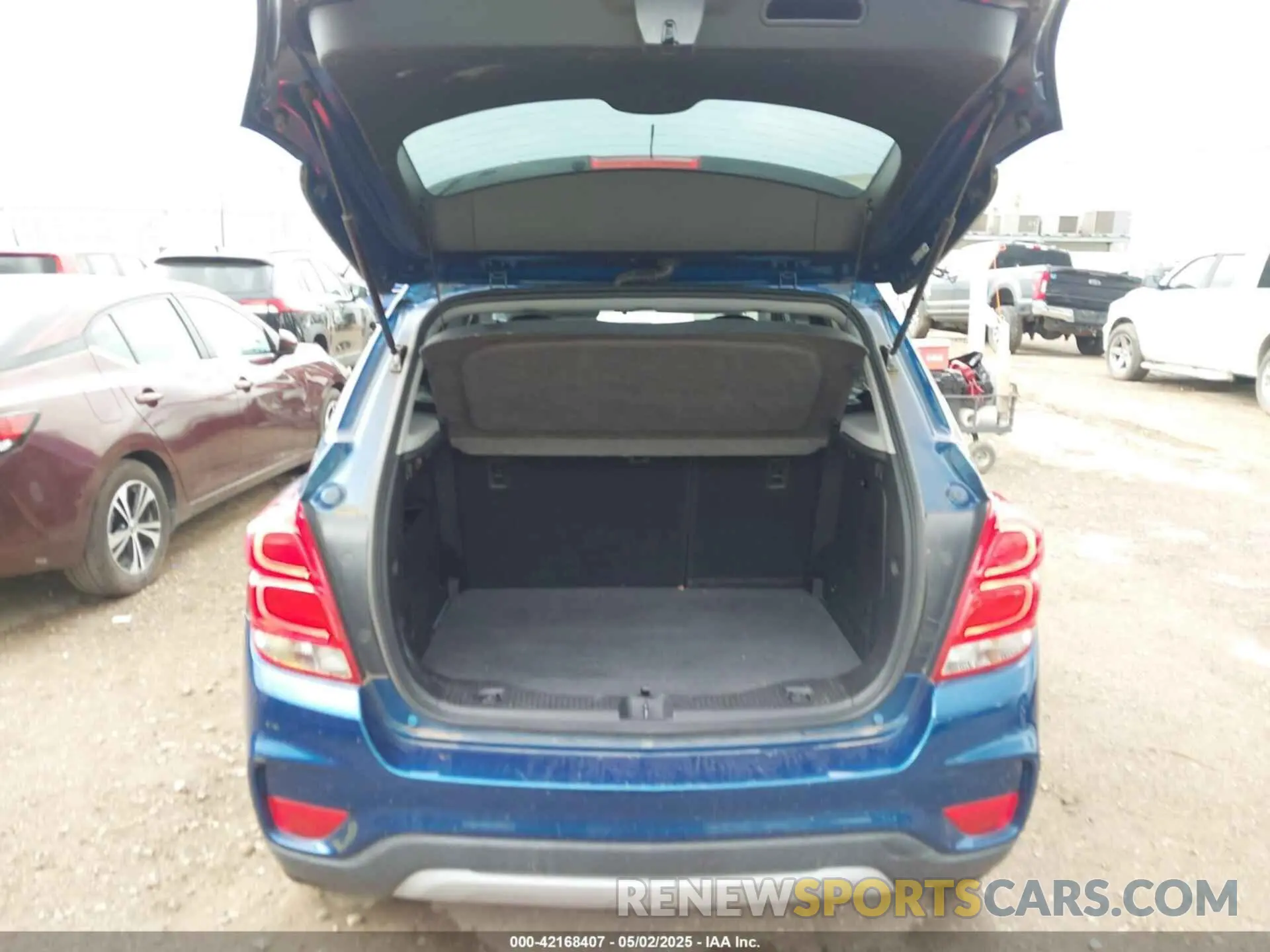 17 Photograph of a damaged car 3GNCJLSB1LL233751 CHEVROLET TRAX 2020