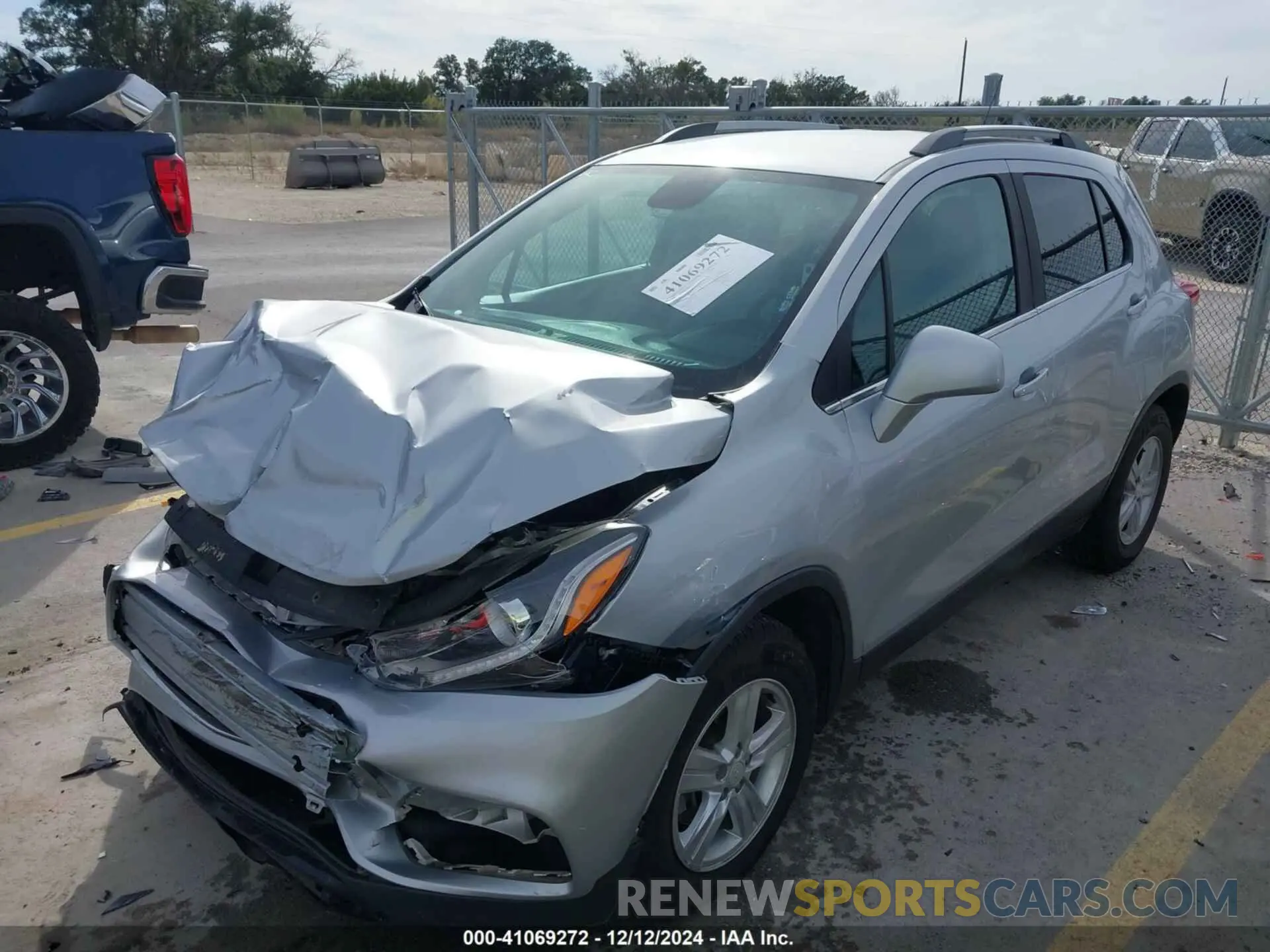 2 Photograph of a damaged car 3GNCJLSB1LL234835 CHEVROLET TRAX 2020