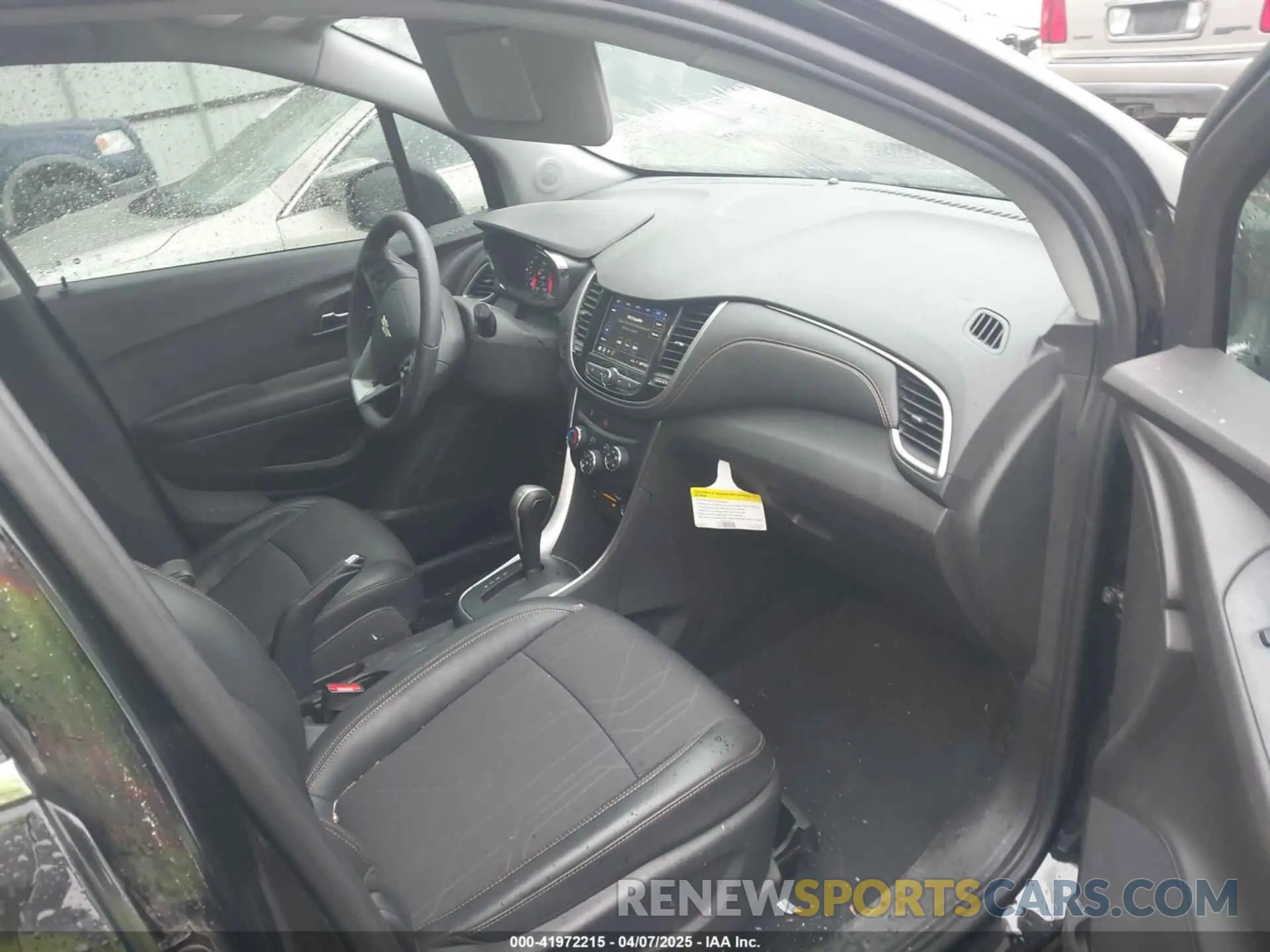 5 Photograph of a damaged car 3GNCJLSB1LL302146 CHEVROLET TRAX 2020