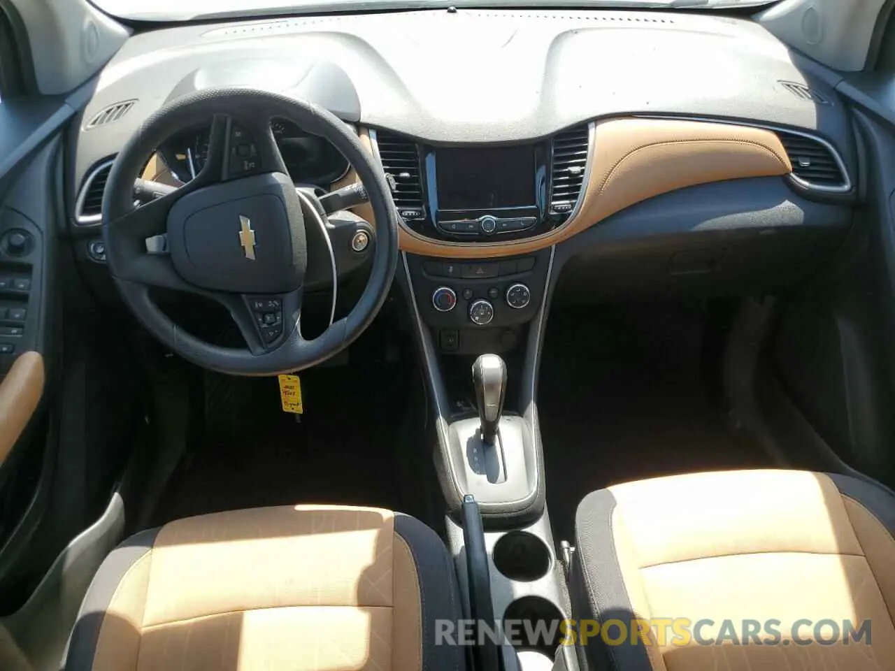 8 Photograph of a damaged car 3GNCJLSB2LL166559 CHEVROLET TRAX 2020