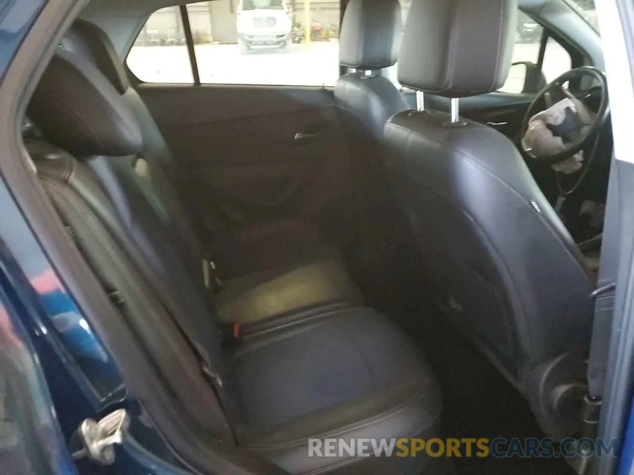 10 Photograph of a damaged car 3GNCJLSB2LL223052 CHEVROLET TRAX 2020