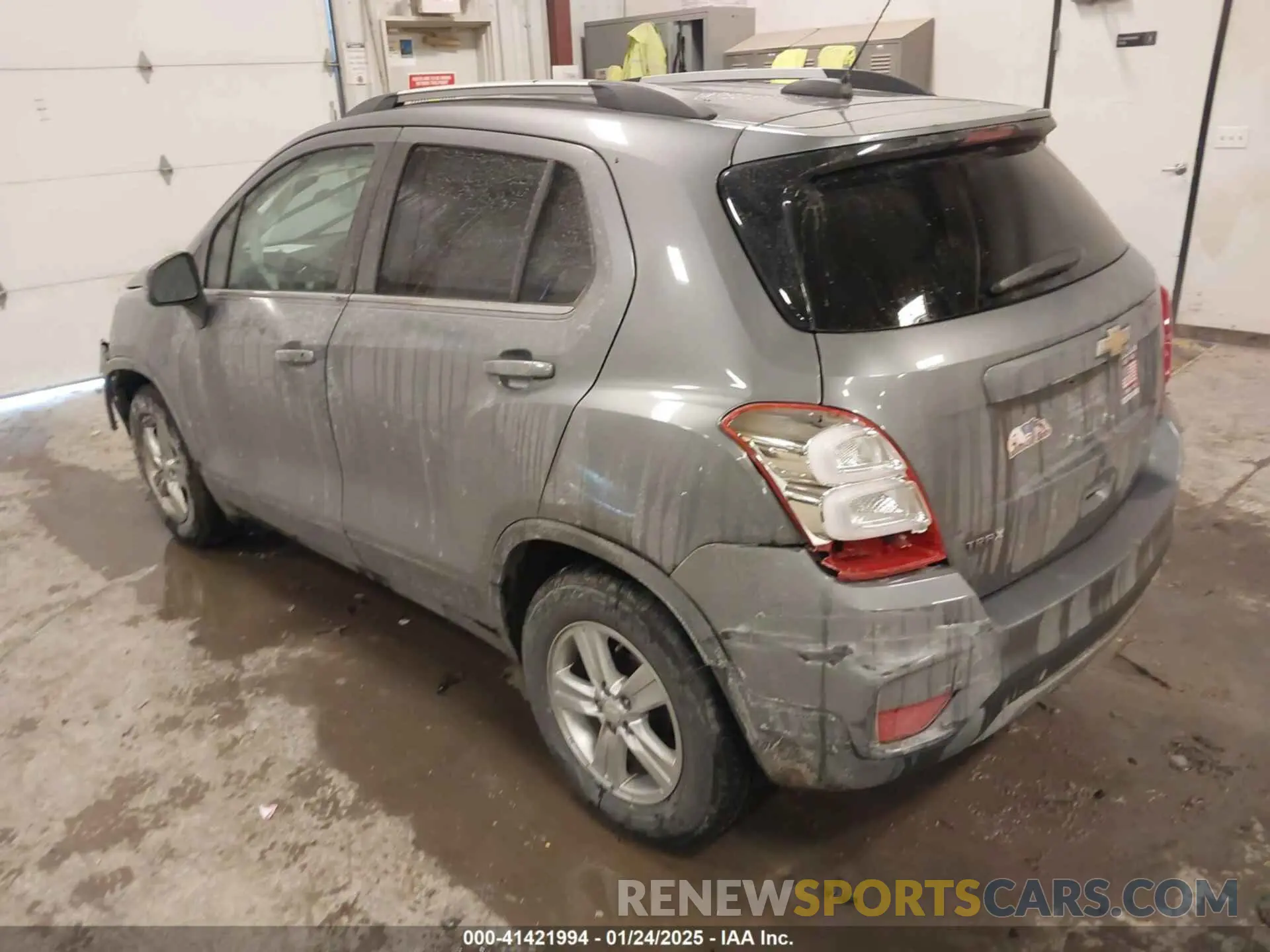 3 Photograph of a damaged car 3GNCJLSB2LL319876 CHEVROLET TRAX 2020