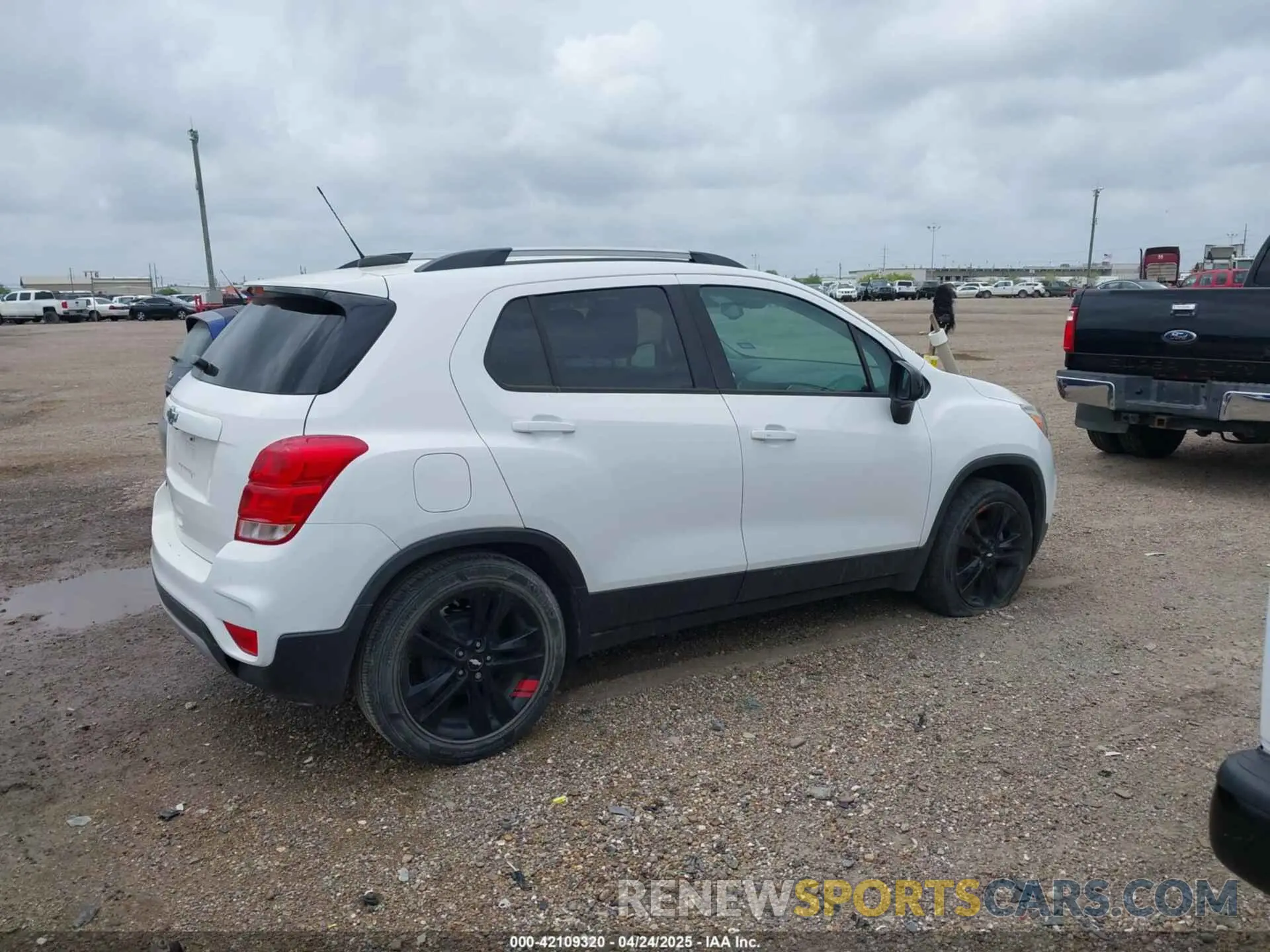 4 Photograph of a damaged car 3GNCJLSB3LL214473 CHEVROLET TRAX 2020