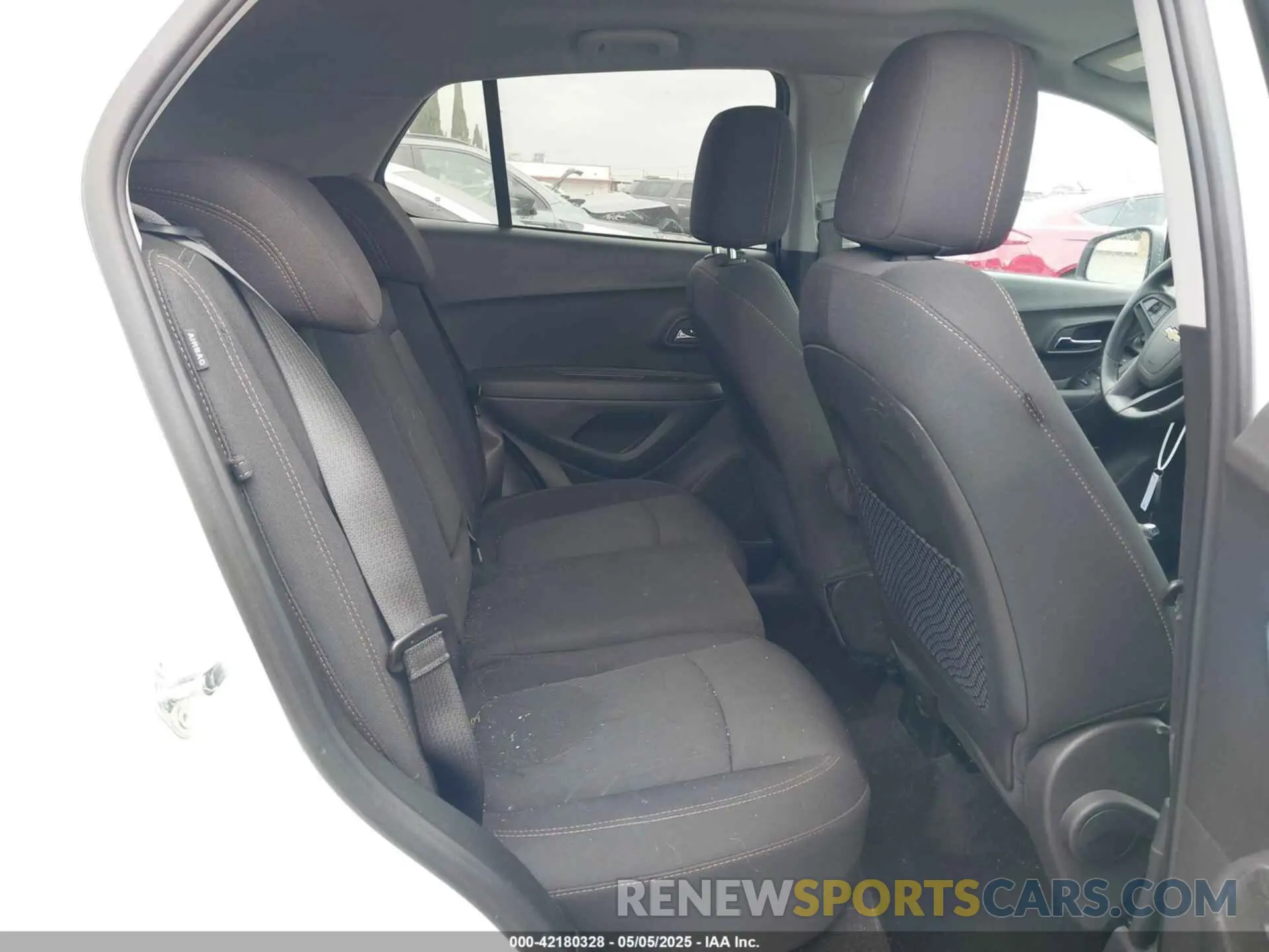 8 Photograph of a damaged car 3GNCJLSB3LL232259 CHEVROLET TRAX 2020