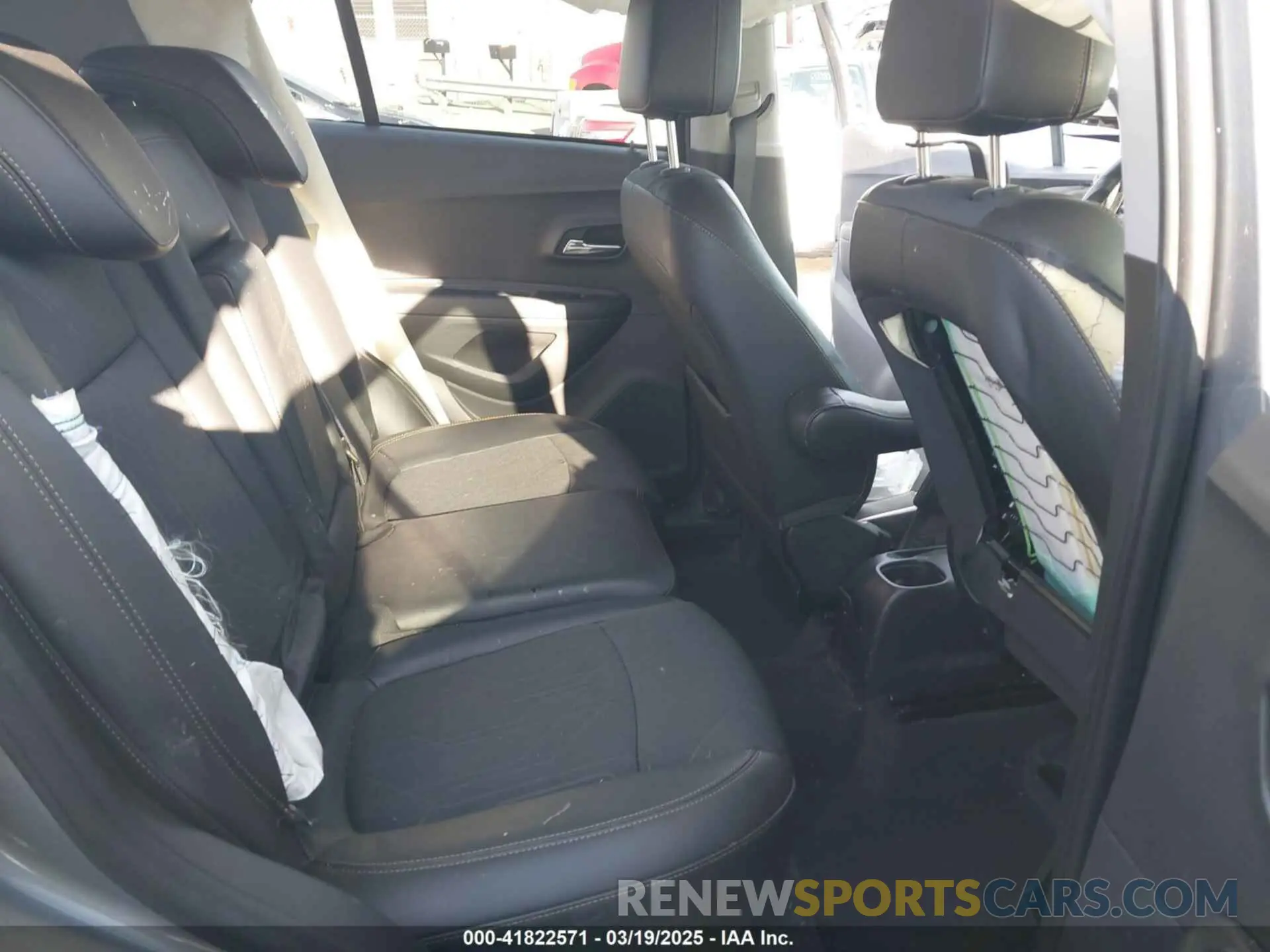 8 Photograph of a damaged car 3GNCJLSB3LL320390 CHEVROLET TRAX 2020