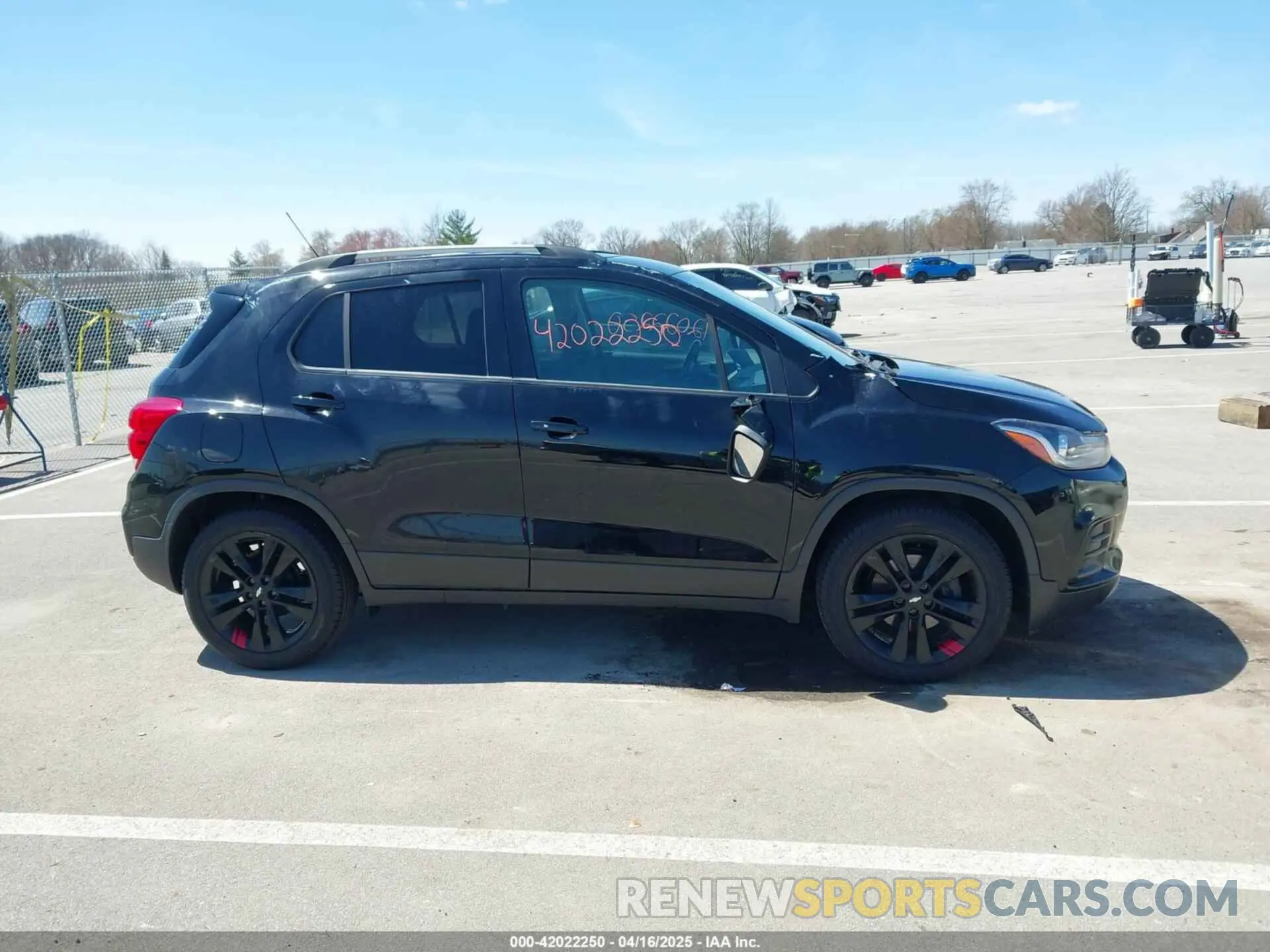 13 Photograph of a damaged car 3GNCJLSB4LL319247 CHEVROLET TRAX 2020