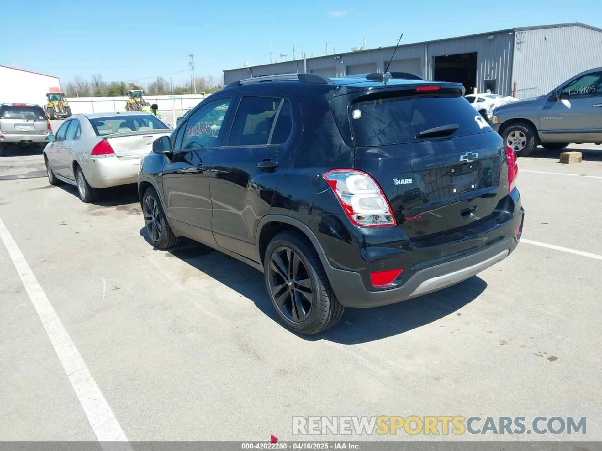 3 Photograph of a damaged car 3GNCJLSB4LL319247 CHEVROLET TRAX 2020