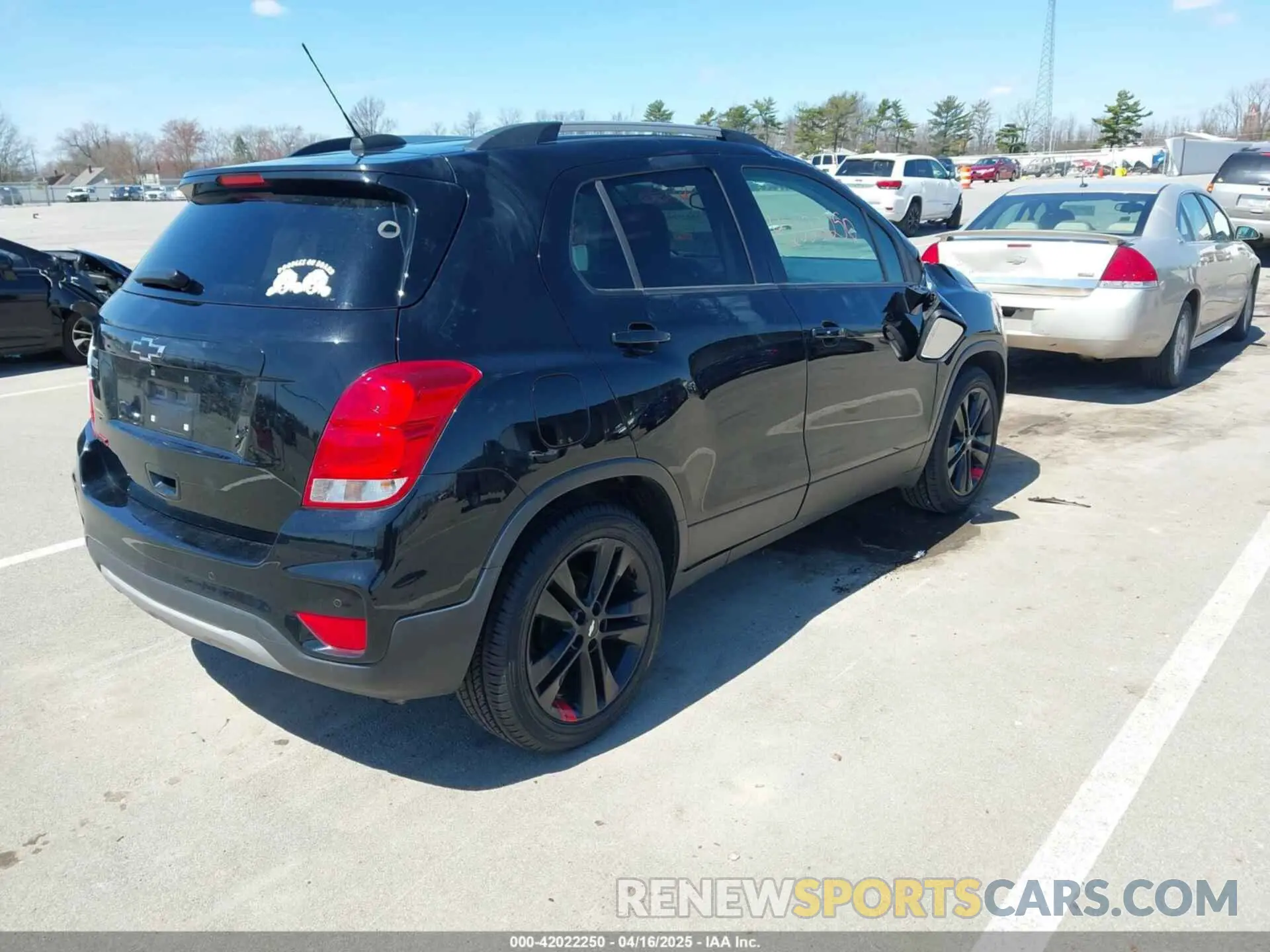 4 Photograph of a damaged car 3GNCJLSB4LL319247 CHEVROLET TRAX 2020