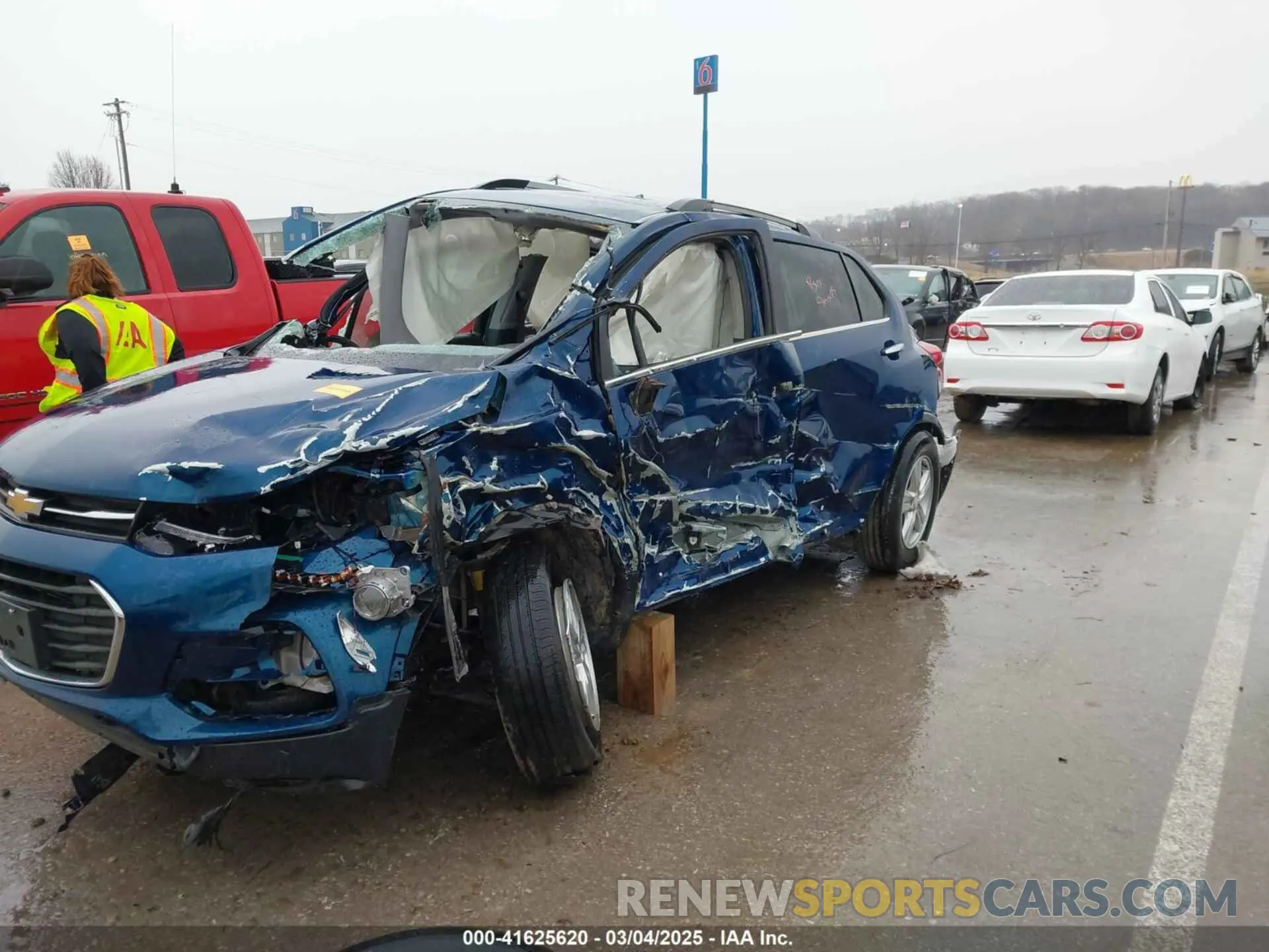 6 Photograph of a damaged car 3GNCJLSB4LL329096 CHEVROLET TRAX 2020