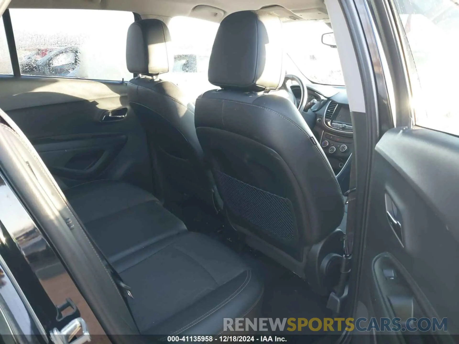 8 Photograph of a damaged car 3GNCJLSB4LL334198 CHEVROLET TRAX 2020