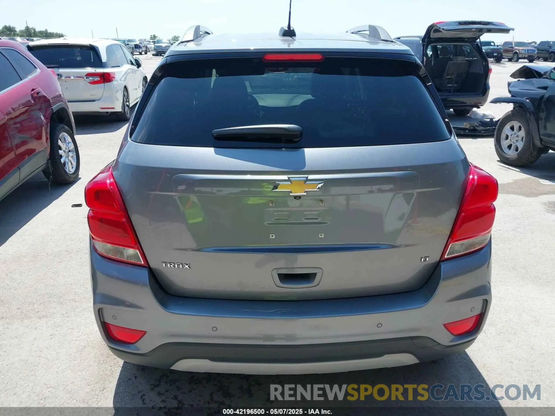 16 Photograph of a damaged car 3GNCJLSB4LL336176 CHEVROLET TRAX 2020