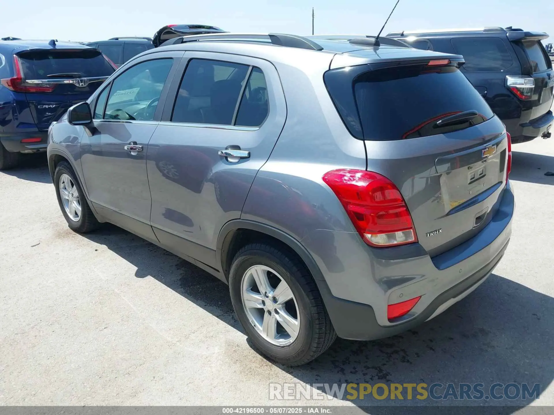 3 Photograph of a damaged car 3GNCJLSB4LL336176 CHEVROLET TRAX 2020