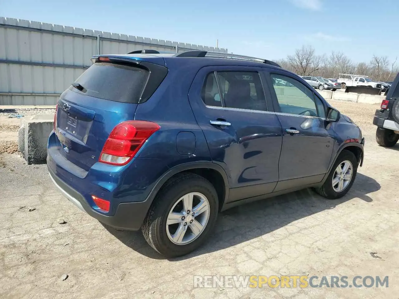 3 Photograph of a damaged car 3GNCJLSB5LL233042 CHEVROLET TRAX 2020