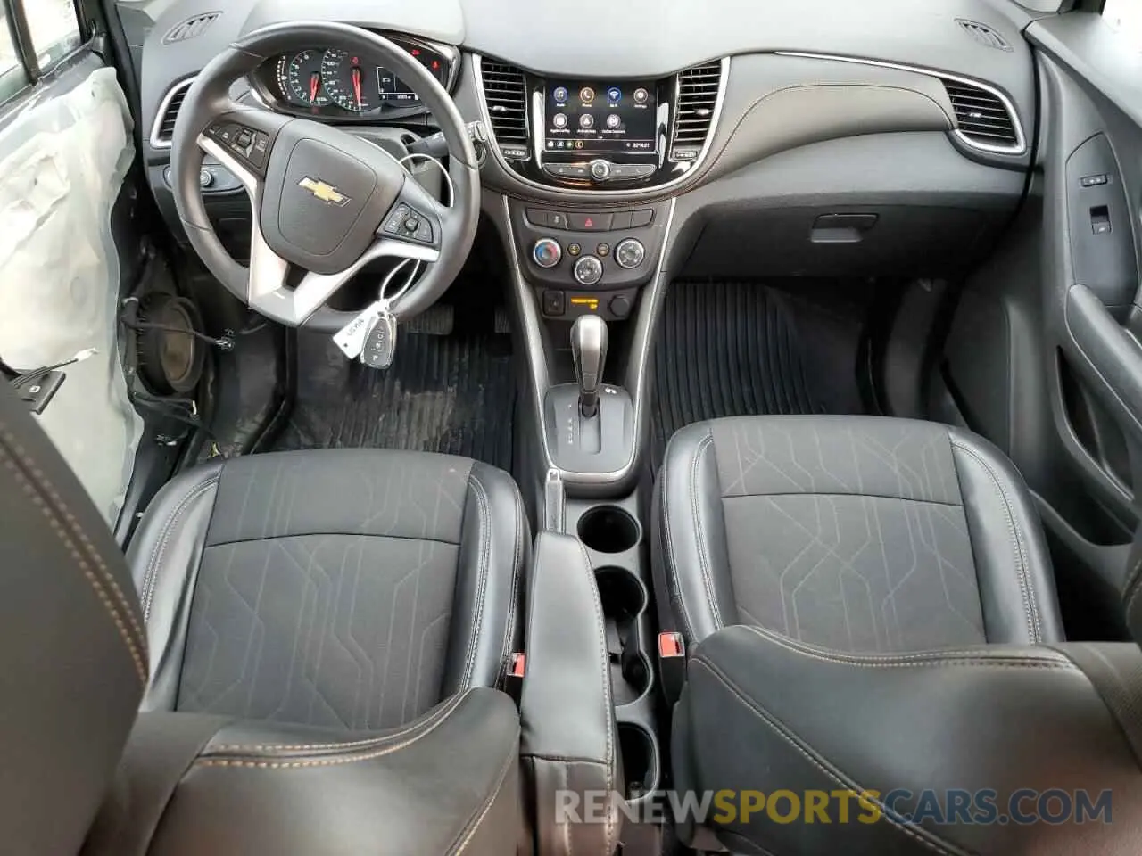 8 Photograph of a damaged car 3GNCJLSB5LL275923 CHEVROLET TRAX 2020