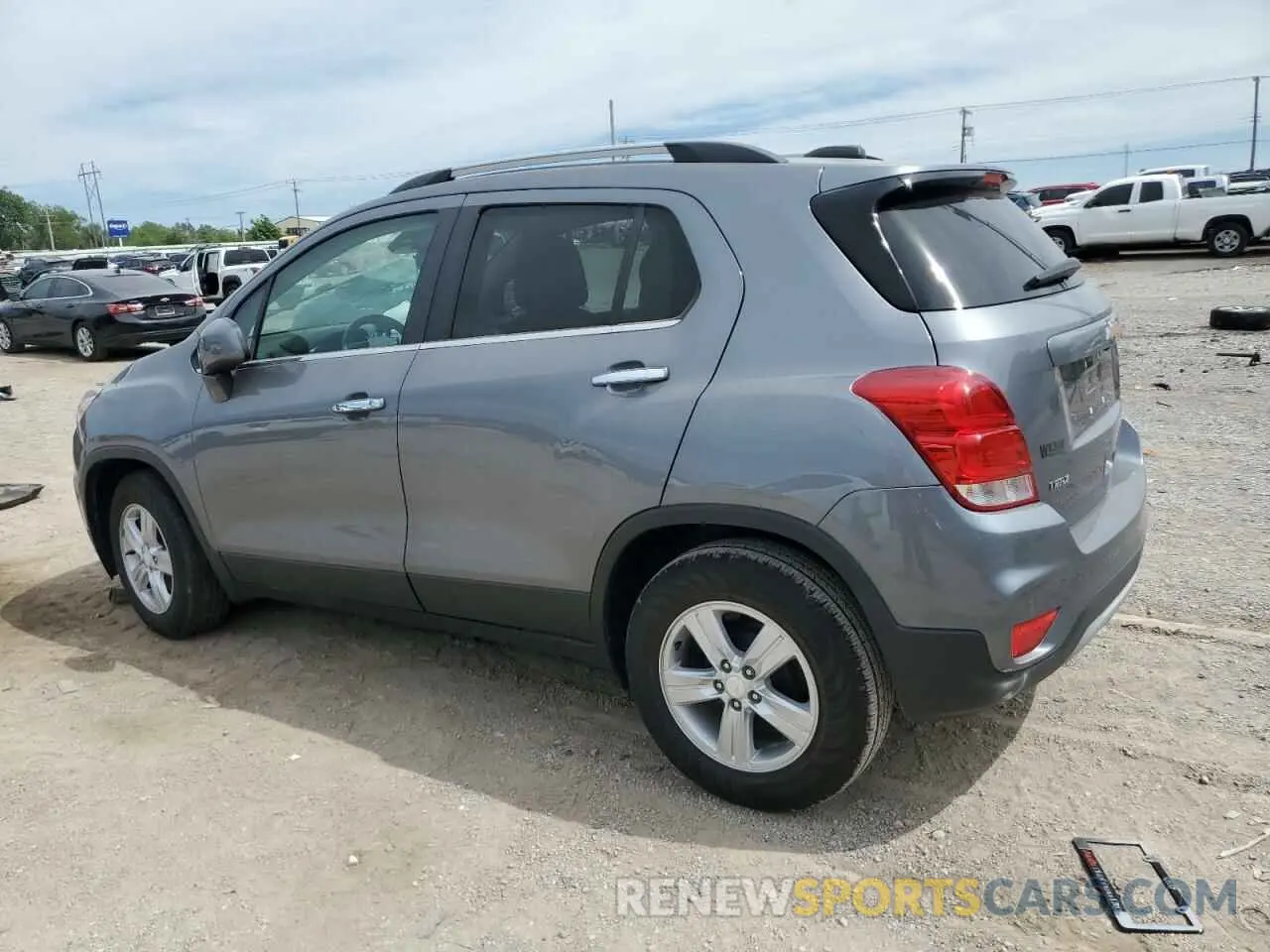 2 Photograph of a damaged car 3GNCJLSB5LL290633 CHEVROLET TRAX 2020