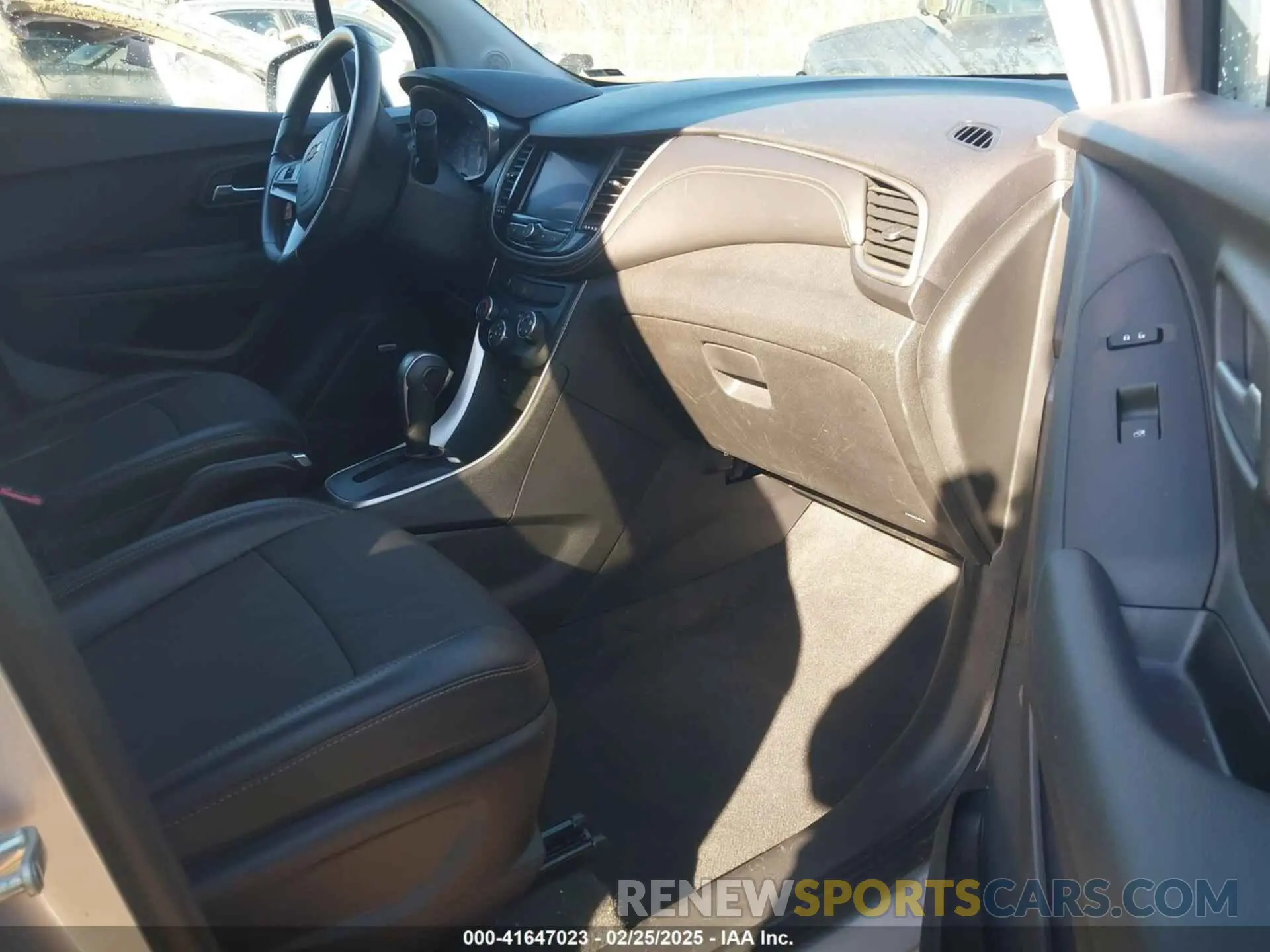 5 Photograph of a damaged car 3GNCJLSB5LL320665 CHEVROLET TRAX 2020