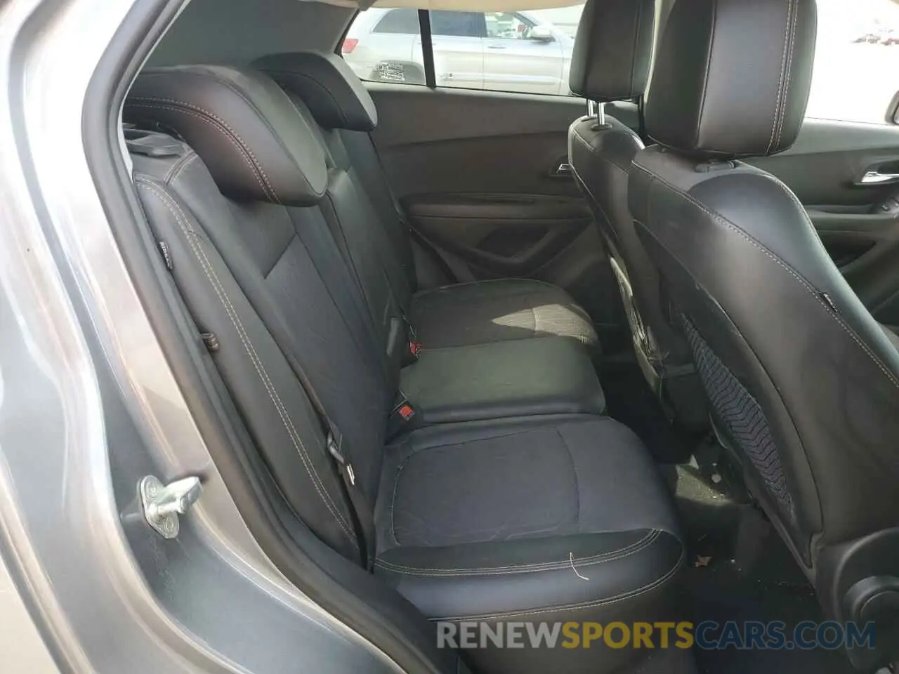 11 Photograph of a damaged car 3GNCJLSB5LL323369 CHEVROLET TRAX 2020