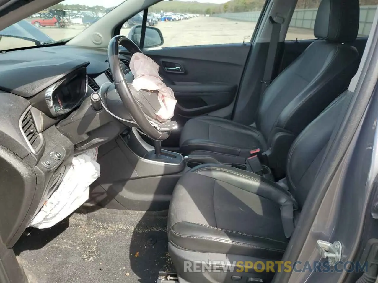 7 Photograph of a damaged car 3GNCJLSB5LL323369 CHEVROLET TRAX 2020