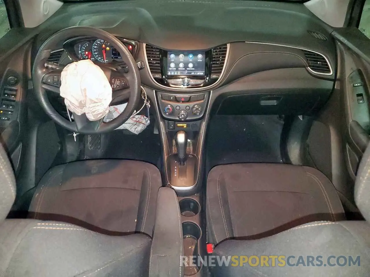 8 Photograph of a damaged car 3GNCJLSB5LL334145 CHEVROLET TRAX 2020
