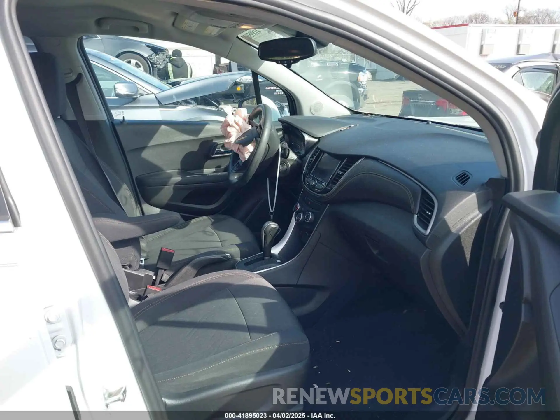 5 Photograph of a damaged car 3GNCJLSB6LL329696 CHEVROLET TRAX 2020