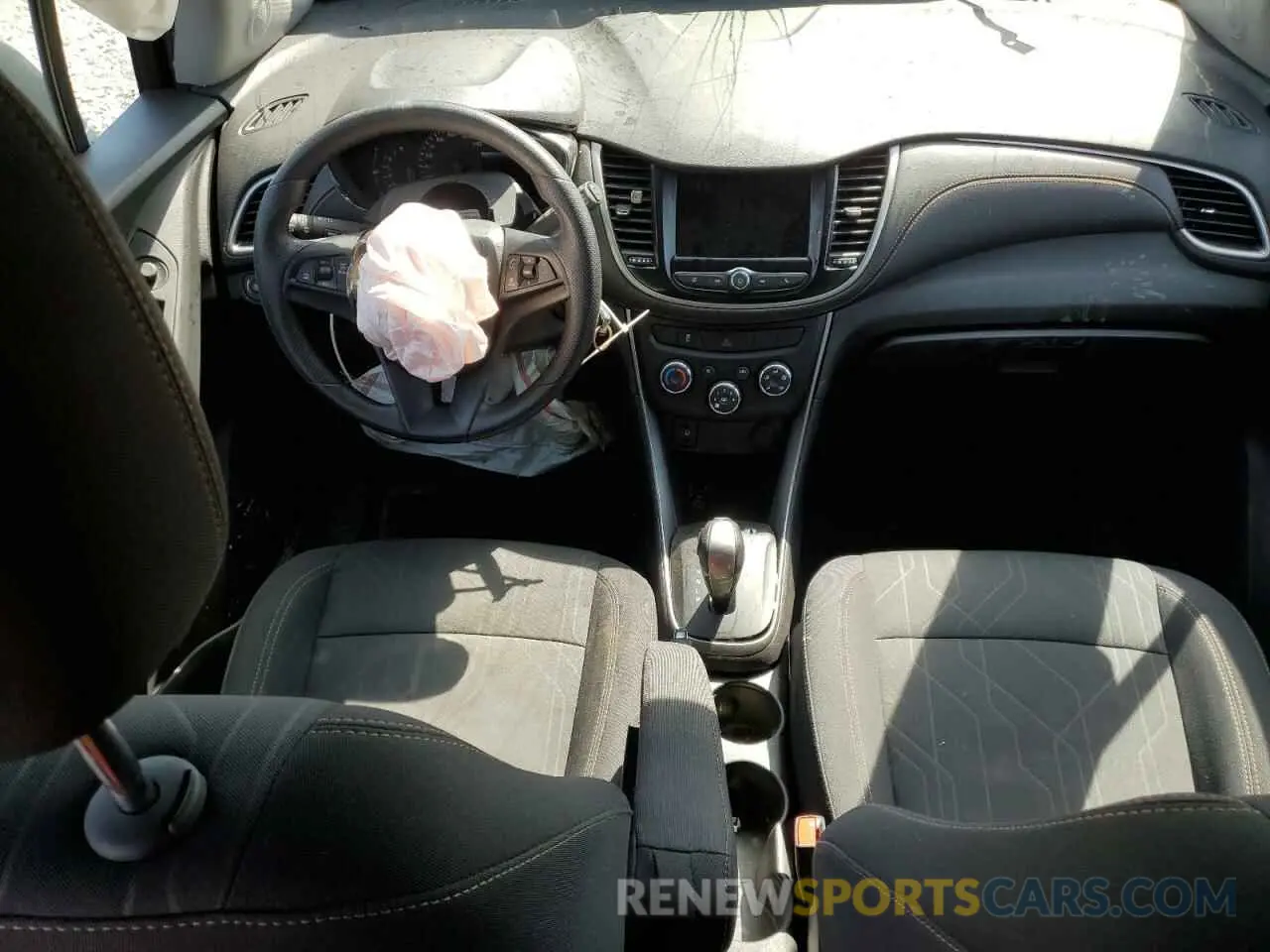 8 Photograph of a damaged car 3GNCJLSB7LL181610 CHEVROLET TRAX 2020