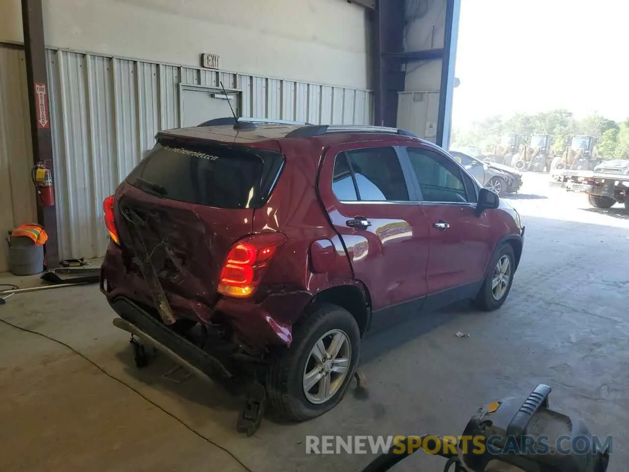3 Photograph of a damaged car 3GNCJLSB8LL194916 CHEVROLET TRAX 2020