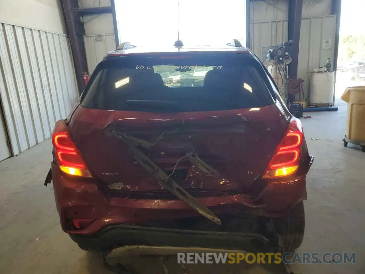 6 Photograph of a damaged car 3GNCJLSB8LL194916 CHEVROLET TRAX 2020