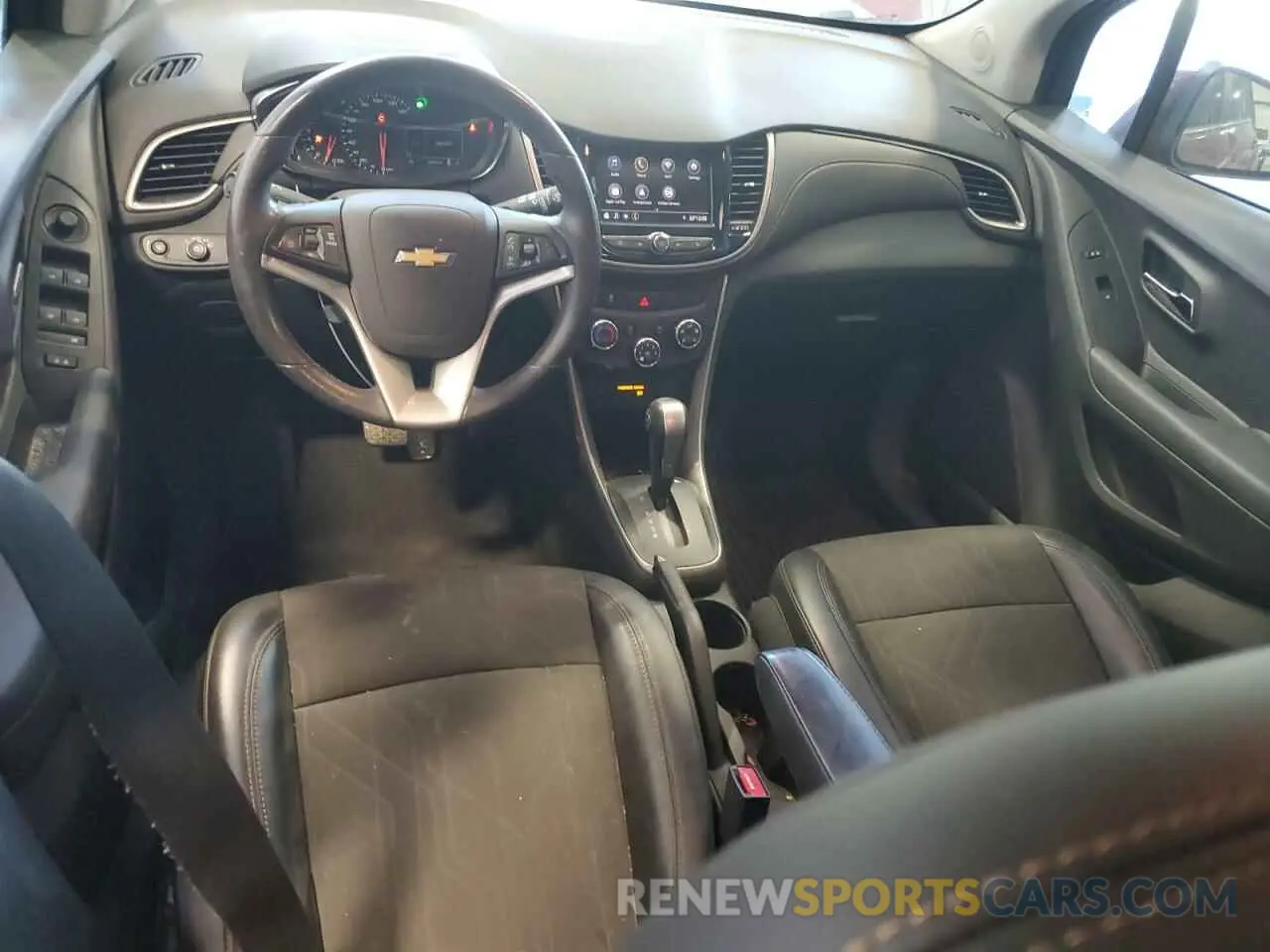 8 Photograph of a damaged car 3GNCJLSB8LL194916 CHEVROLET TRAX 2020