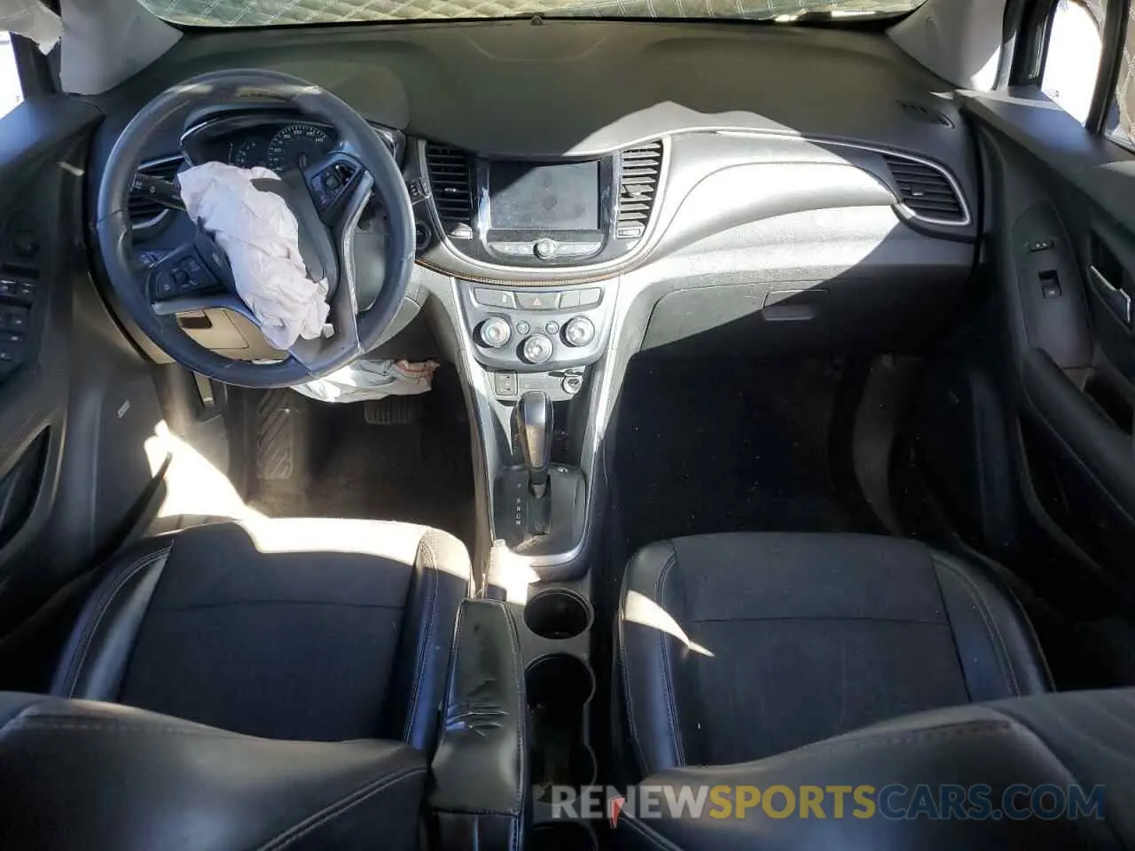 8 Photograph of a damaged car 3GNCJLSB8LL201654 CHEVROLET TRAX 2020