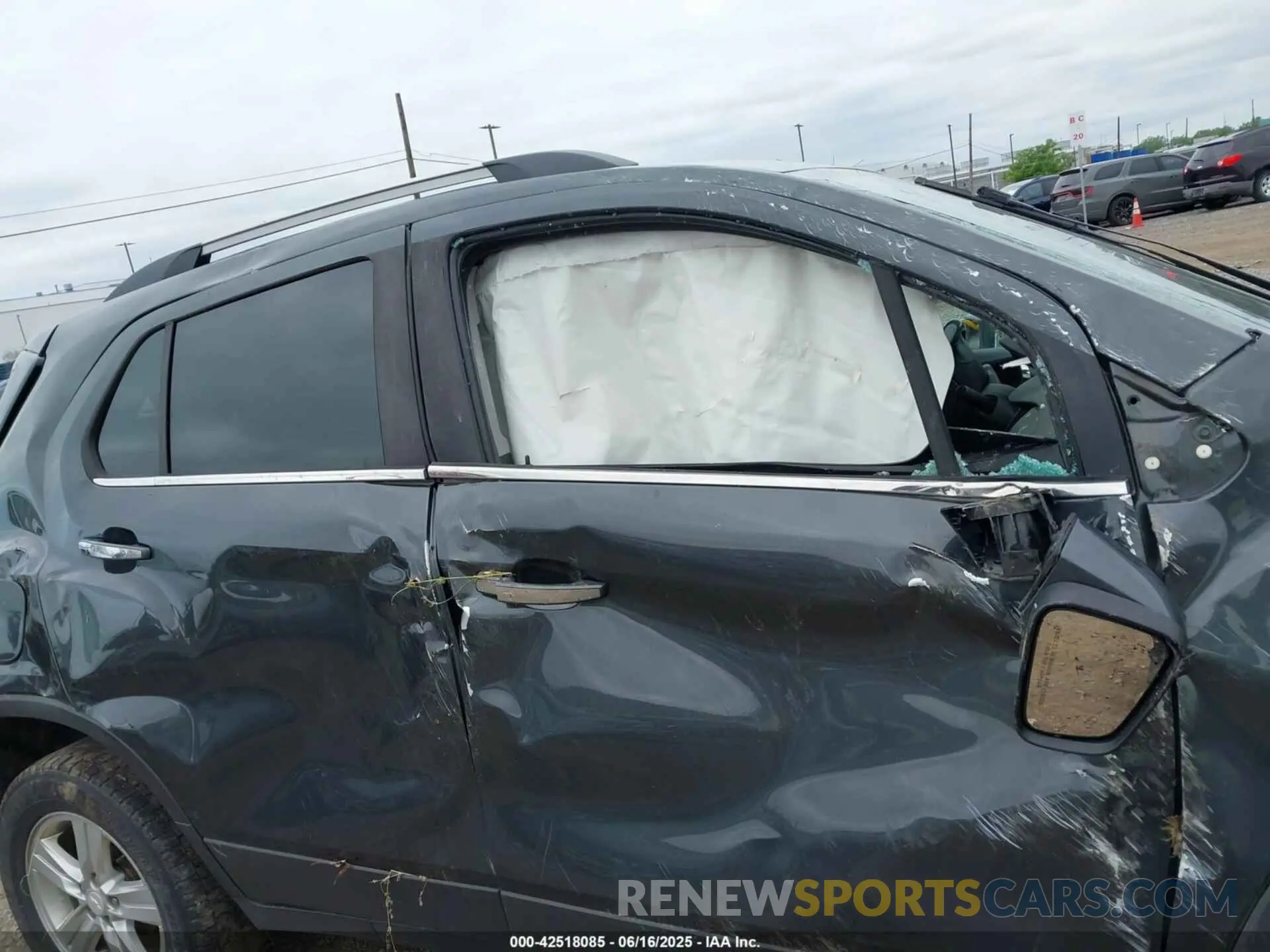 12 Photograph of a damaged car 3GNCJLSB8LL203193 CHEVROLET TRAX 2020