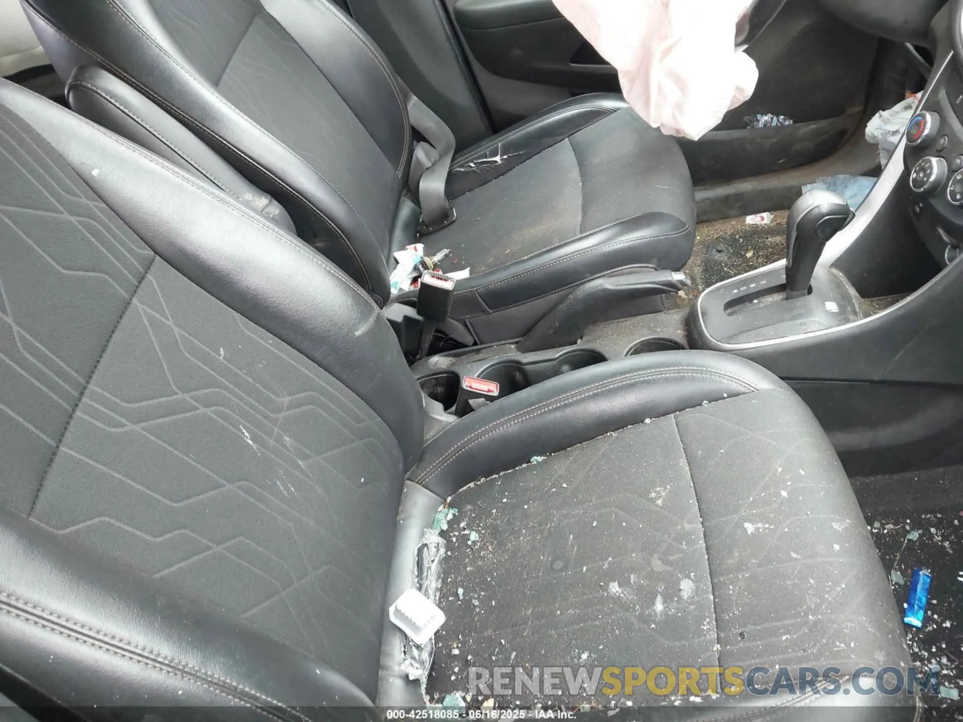 5 Photograph of a damaged car 3GNCJLSB8LL203193 CHEVROLET TRAX 2020