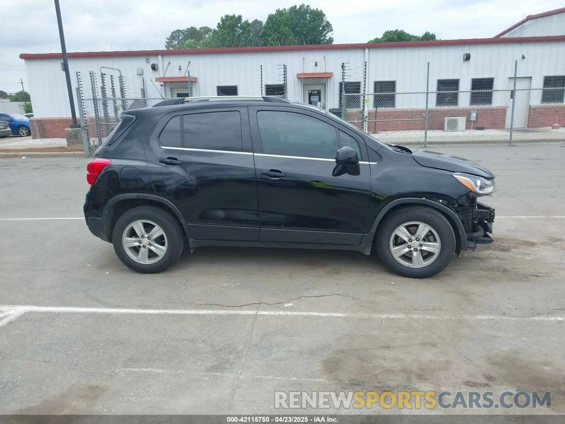 13 Photograph of a damaged car 3GNCJLSB8LL333975 CHEVROLET TRAX 2020