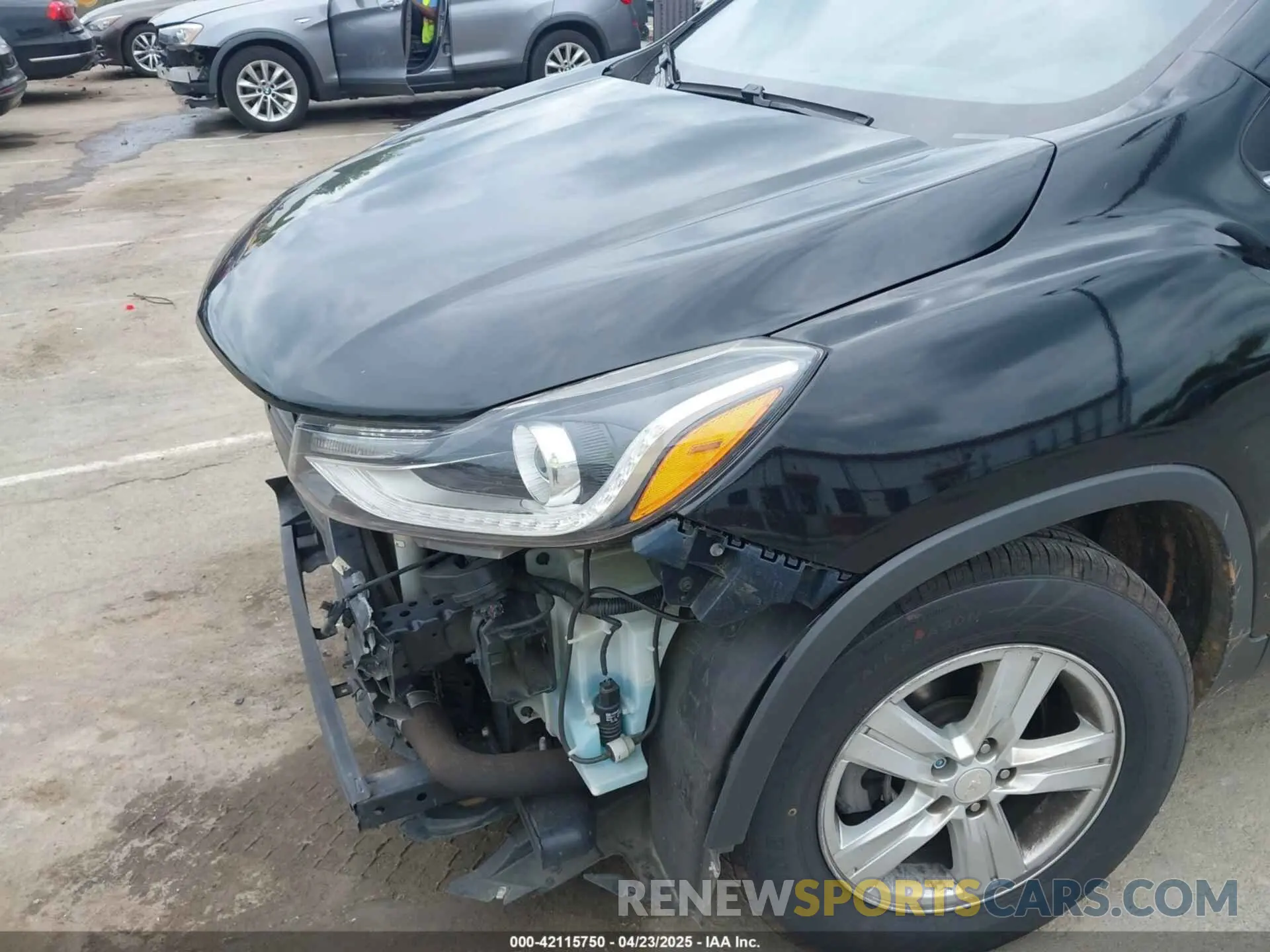 17 Photograph of a damaged car 3GNCJLSB8LL333975 CHEVROLET TRAX 2020