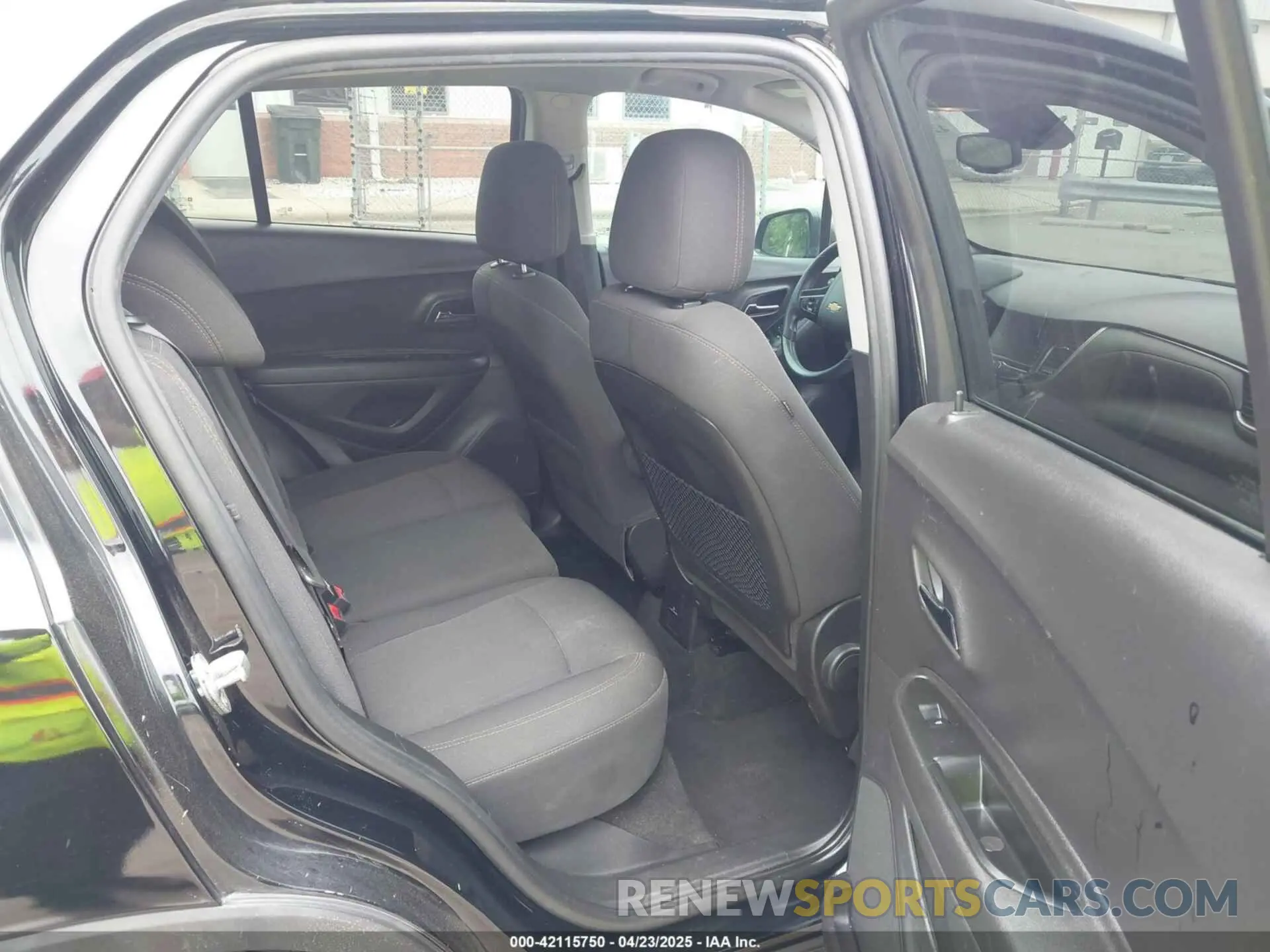 8 Photograph of a damaged car 3GNCJLSB8LL333975 CHEVROLET TRAX 2020